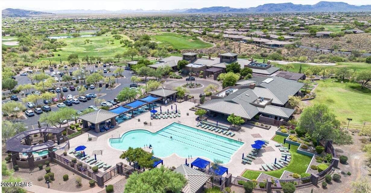 41019 N IRON HORSE Way