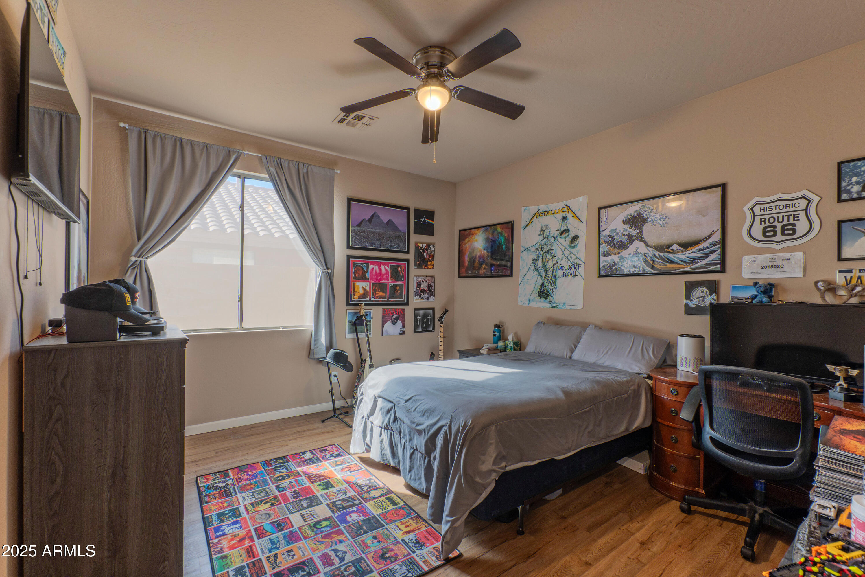 41019 N IRON HORSE Way