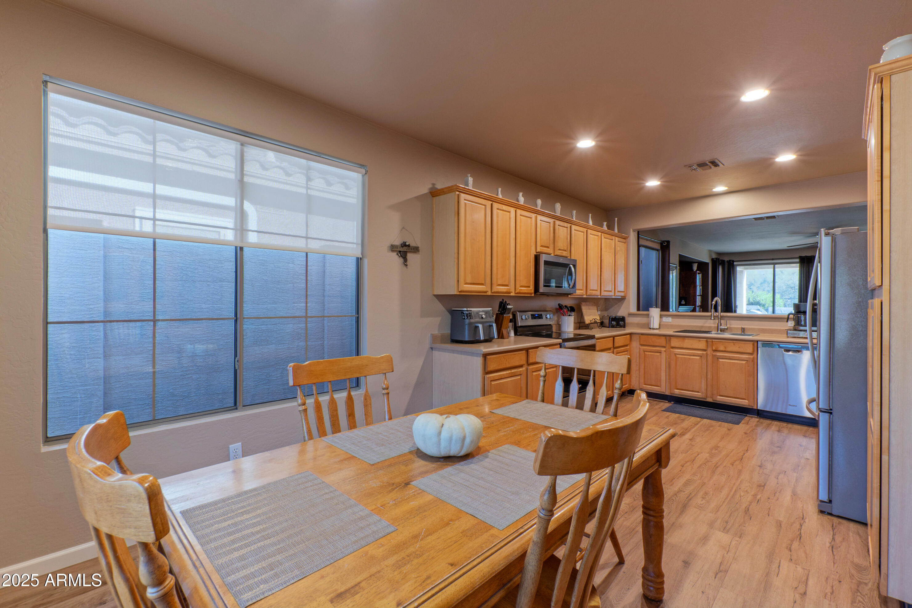 41019 N IRON HORSE Way