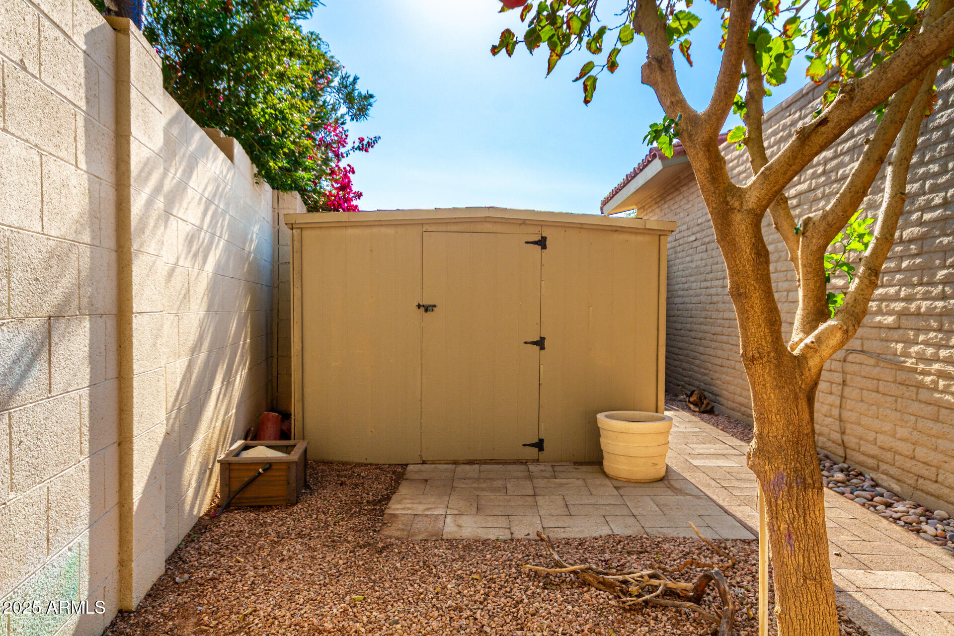7846 E NORTHLAND Drive