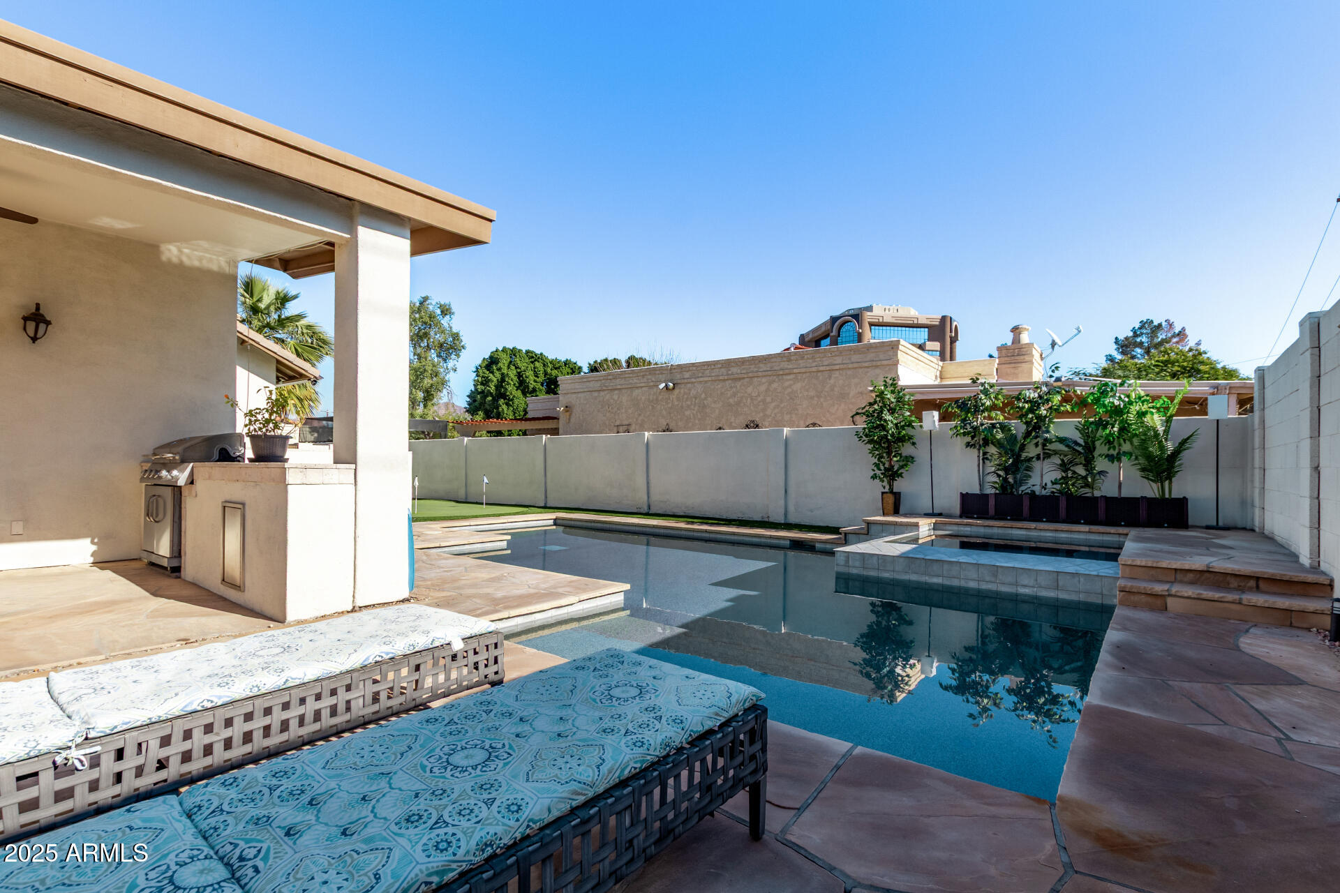 4217 E Edgemont Avenue