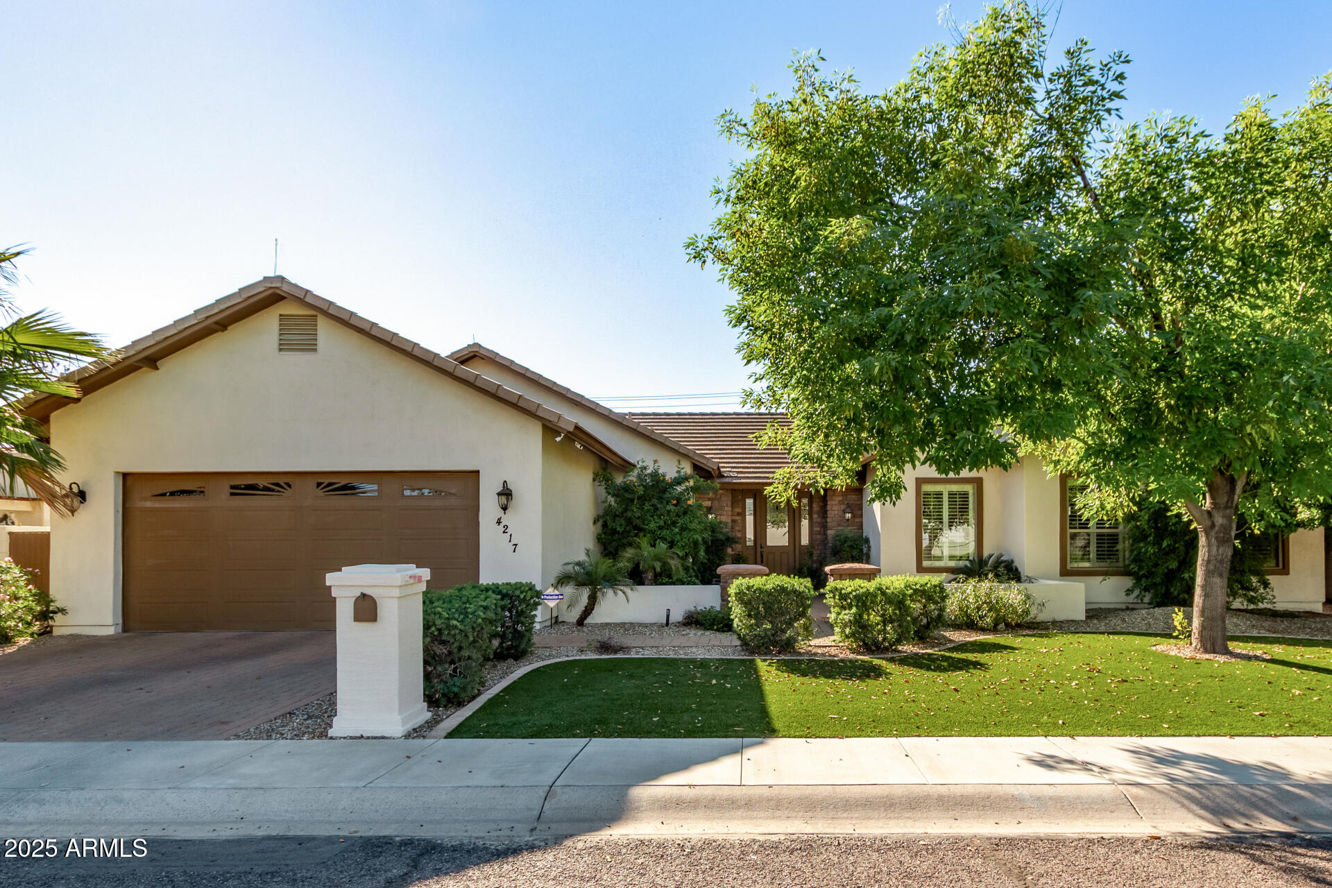 4217 E Edgemont Avenue