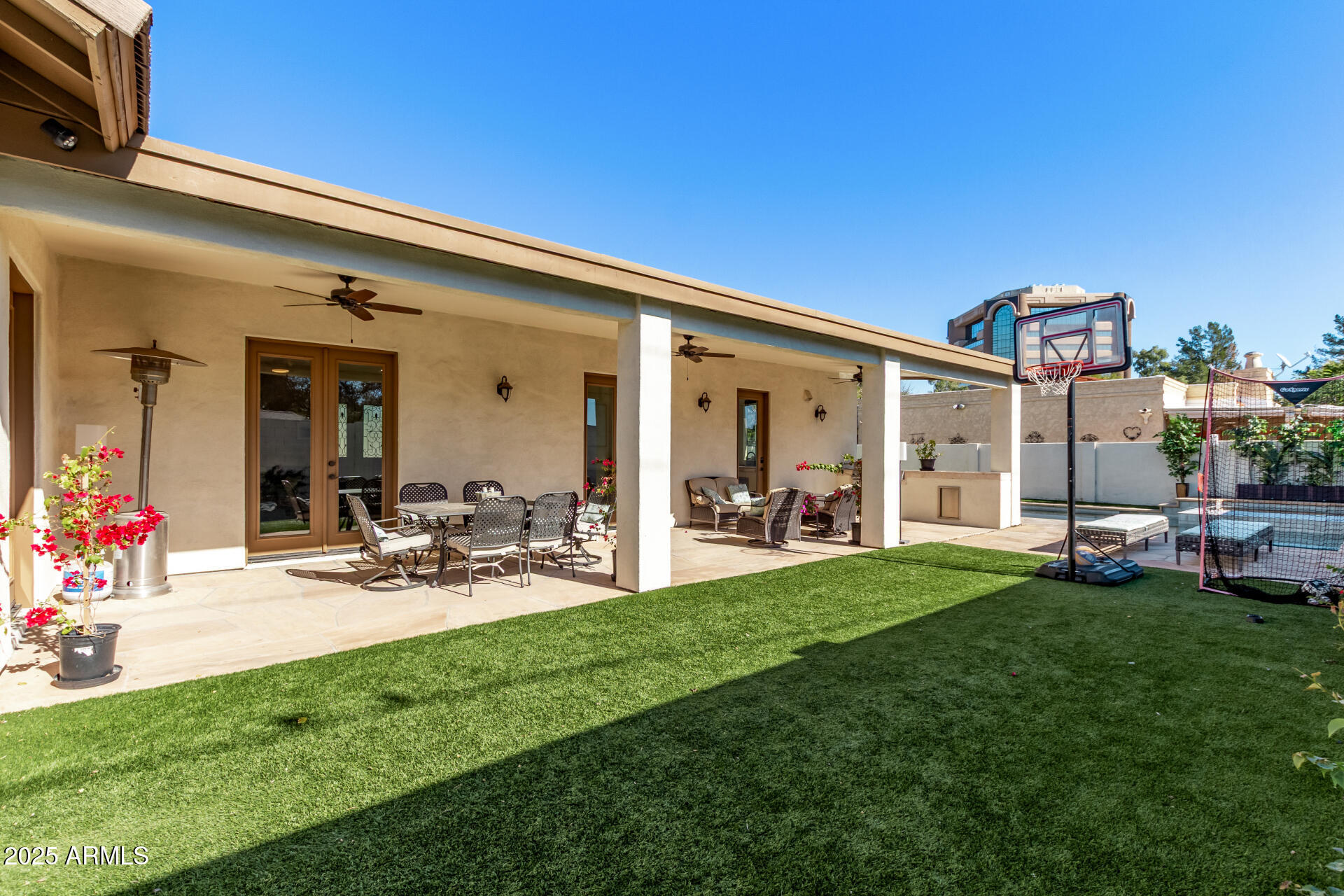 4217 E Edgemont Avenue