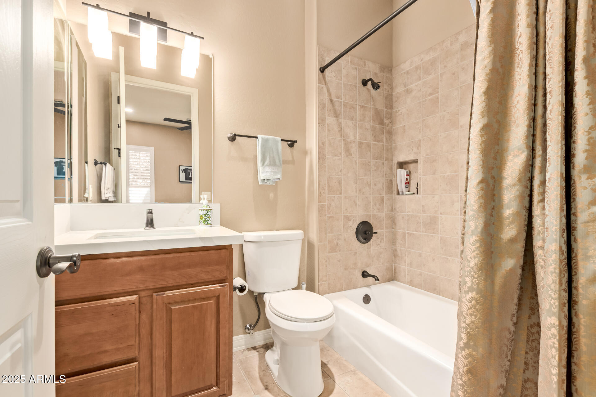 4217 E Edgemont Avenue