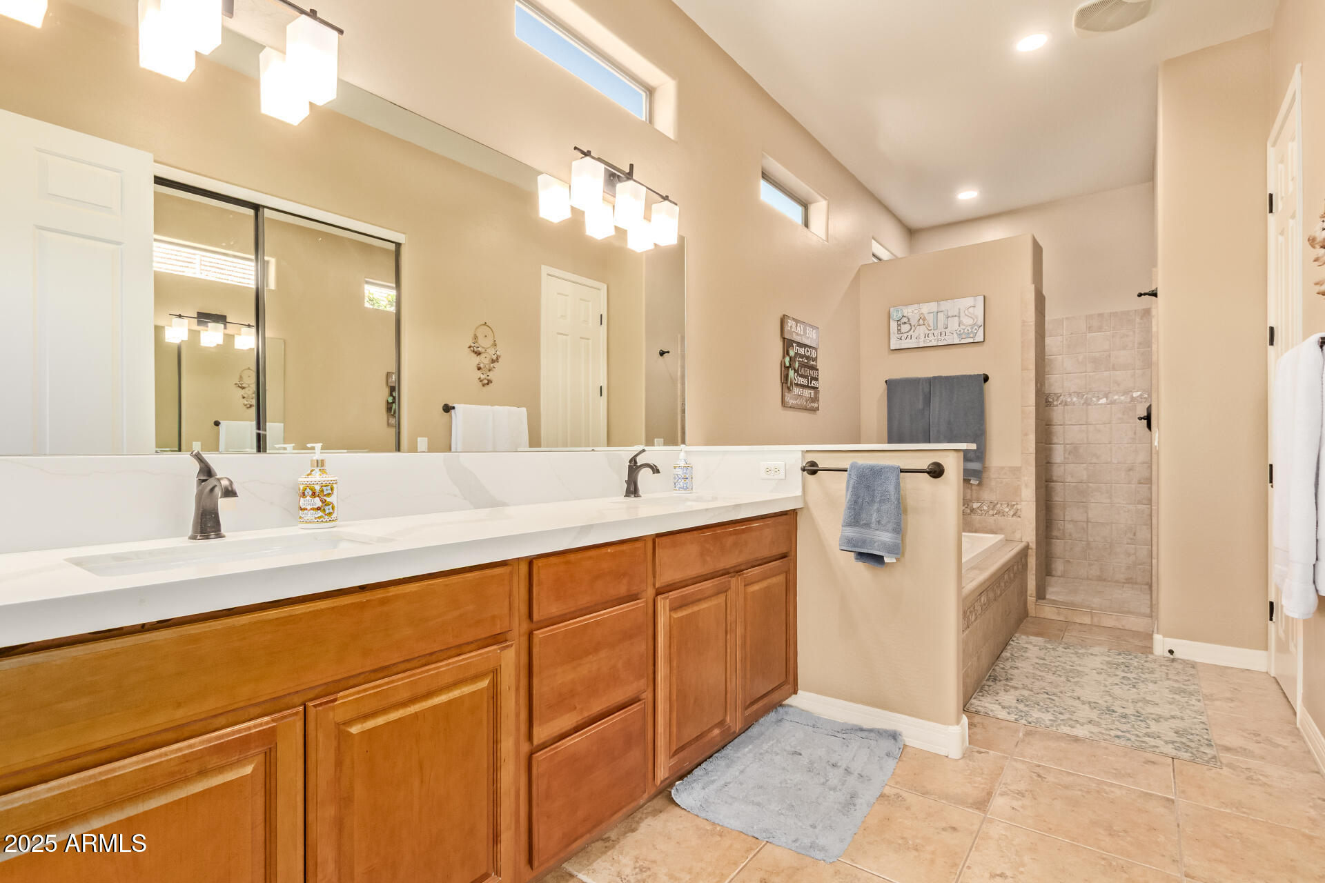 4217 E Edgemont Avenue