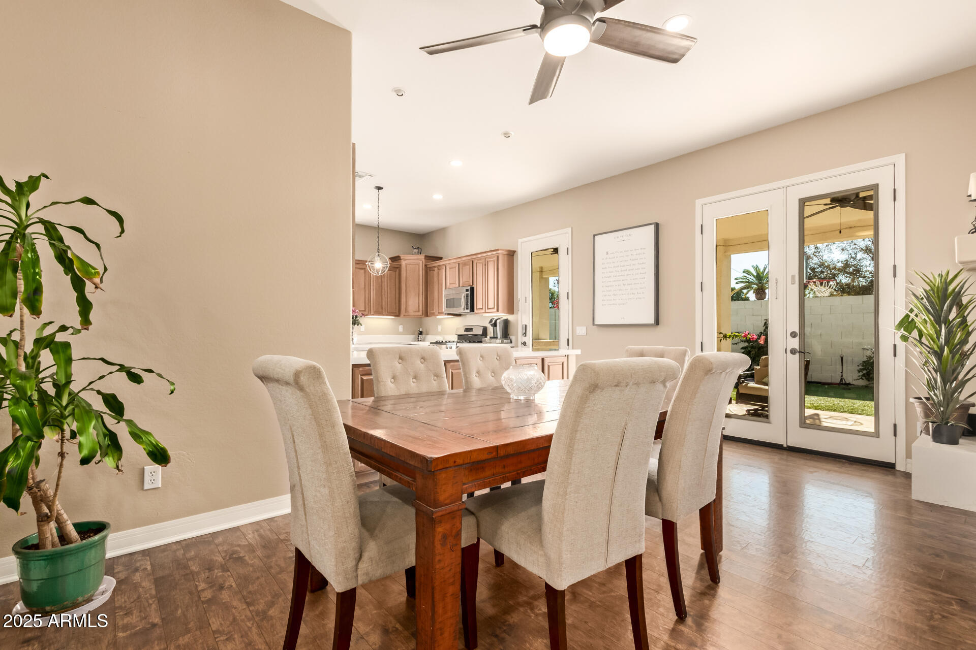 4217 E Edgemont Avenue