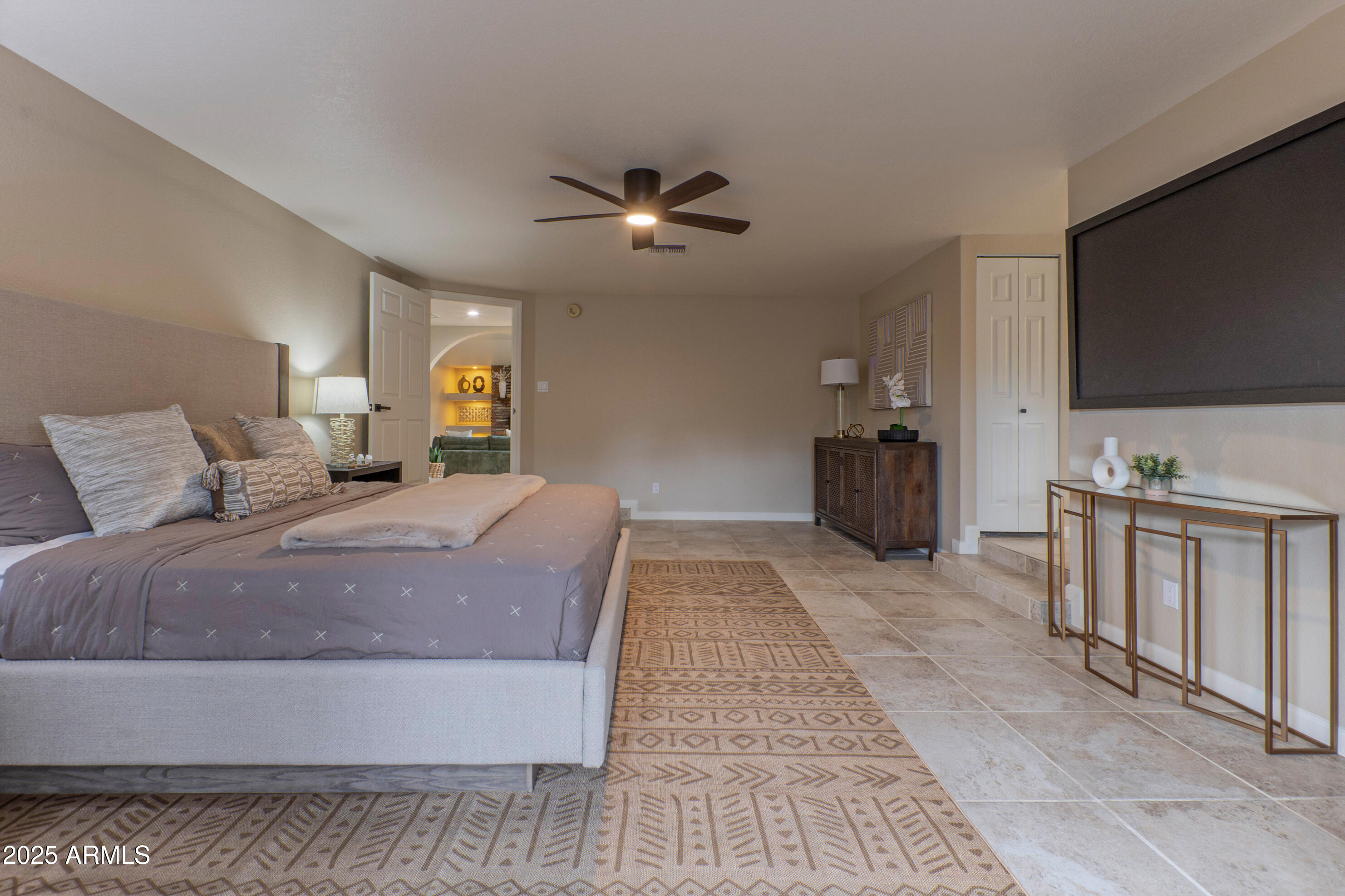 5911 E PEAK VIEW Road