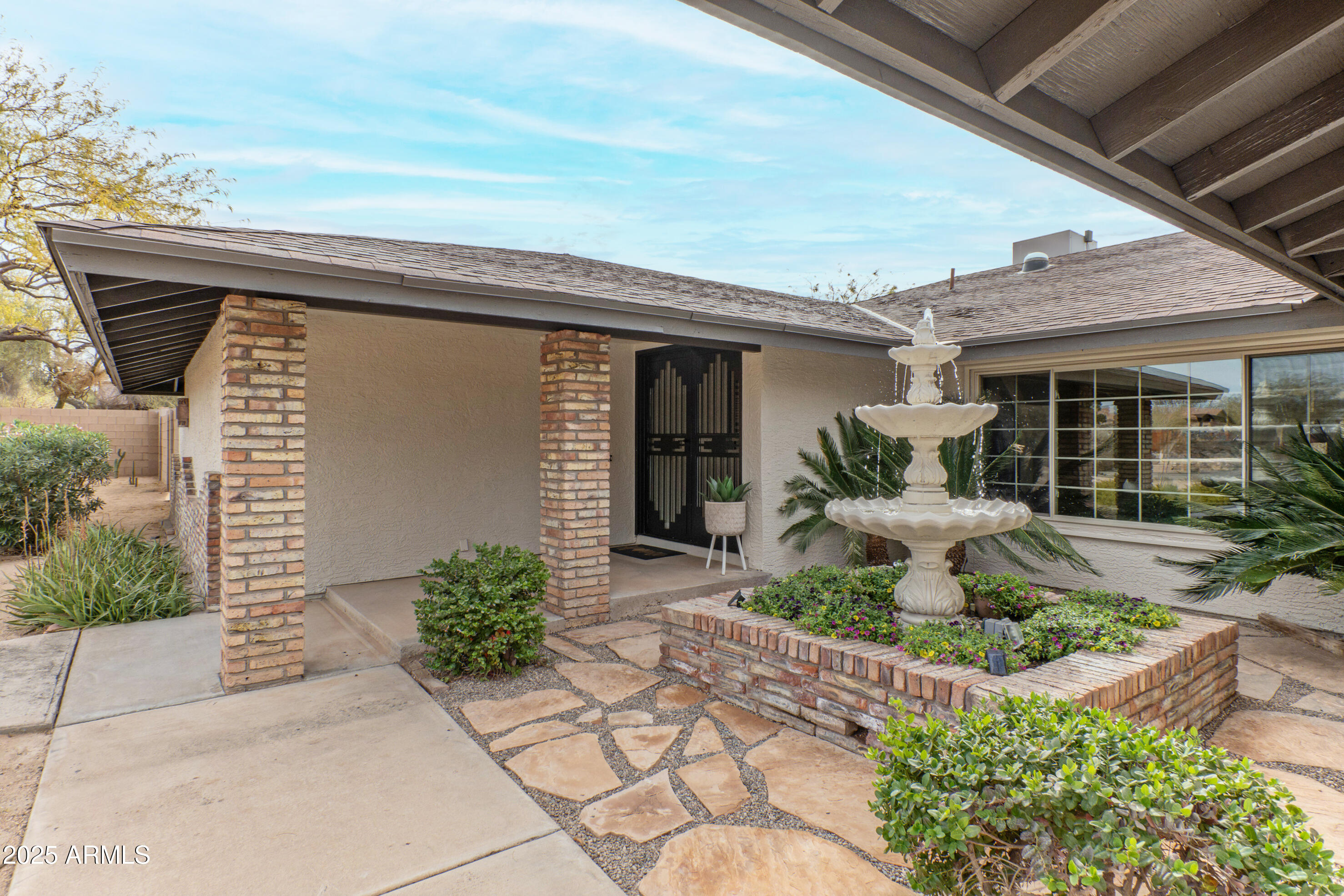 5911 E PEAK VIEW Road