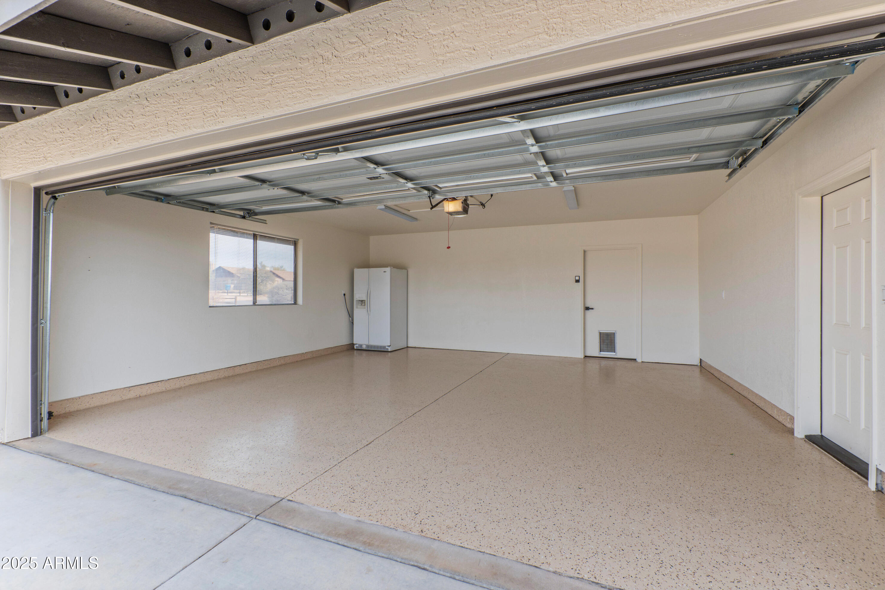 5911 E PEAK VIEW Road