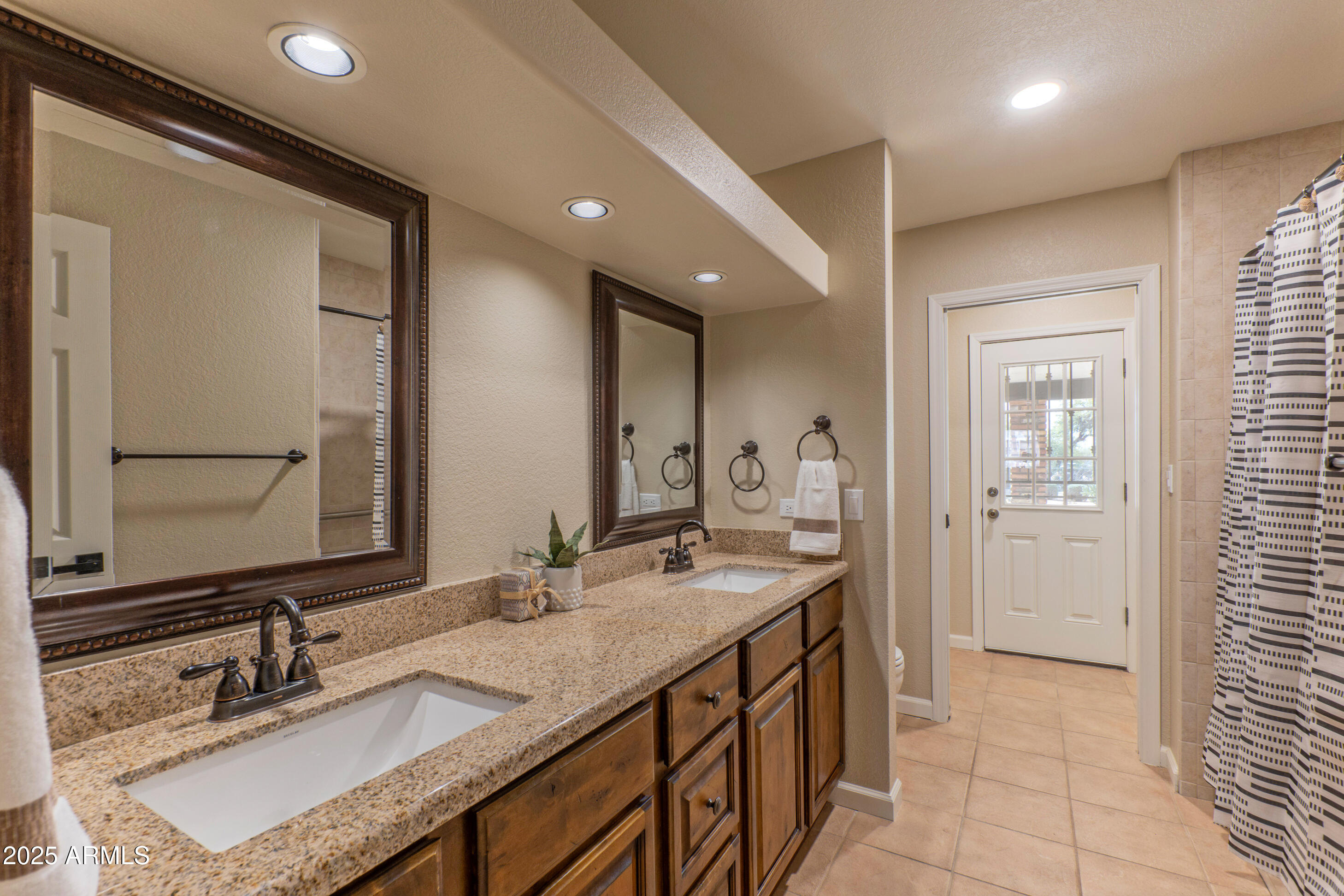 5911 E PEAK VIEW Road