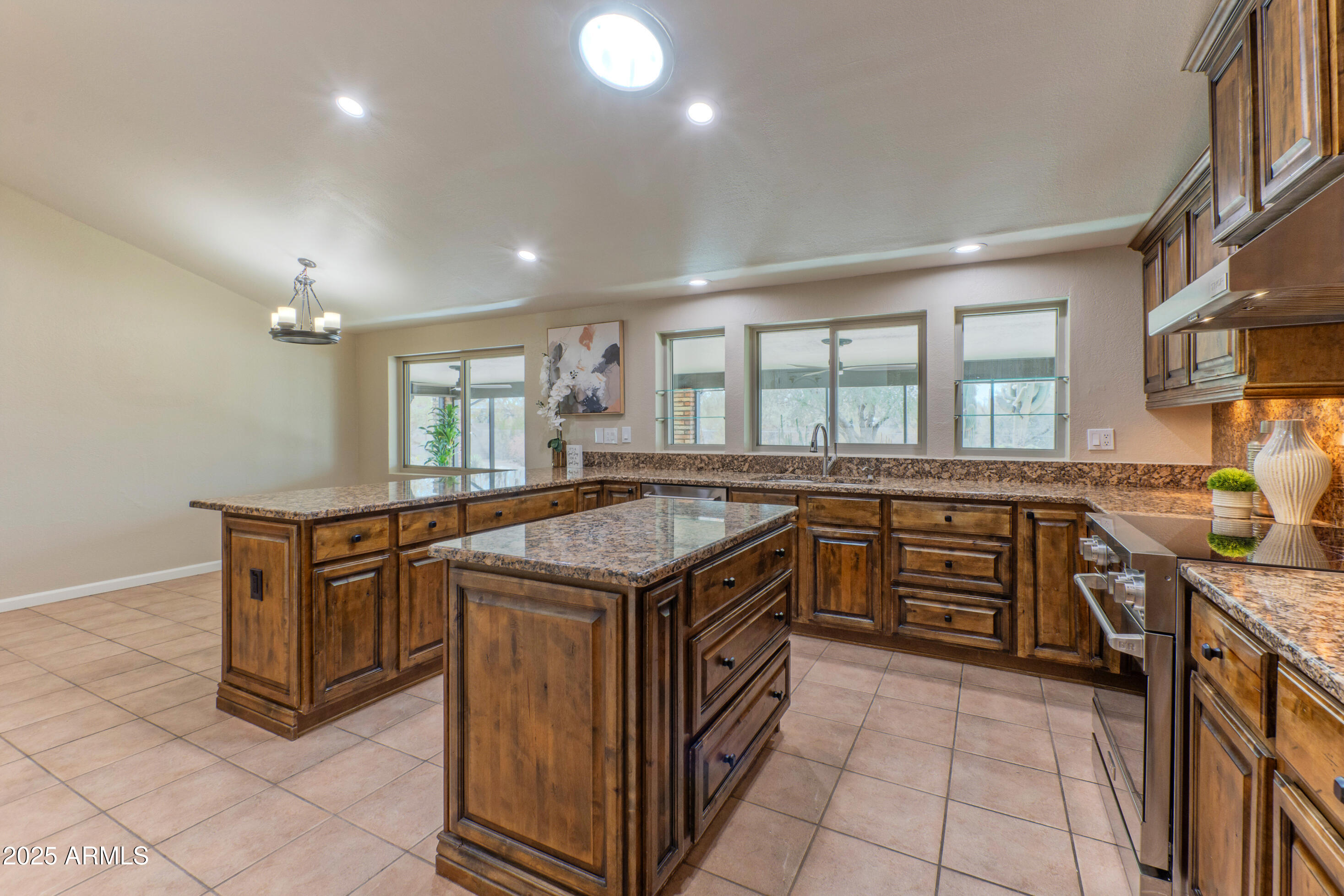 5911 E PEAK VIEW Road