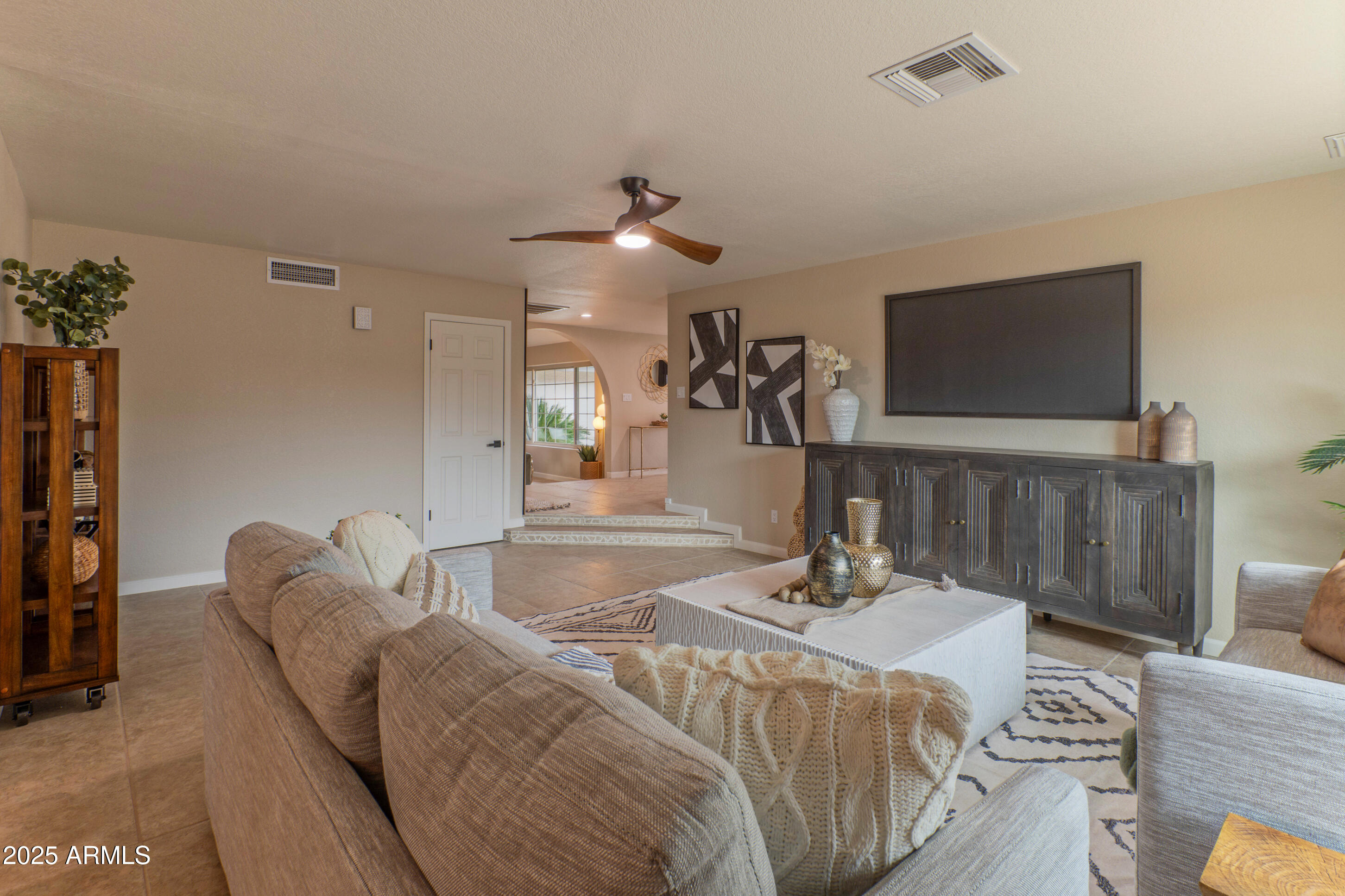 5911 E PEAK VIEW Road