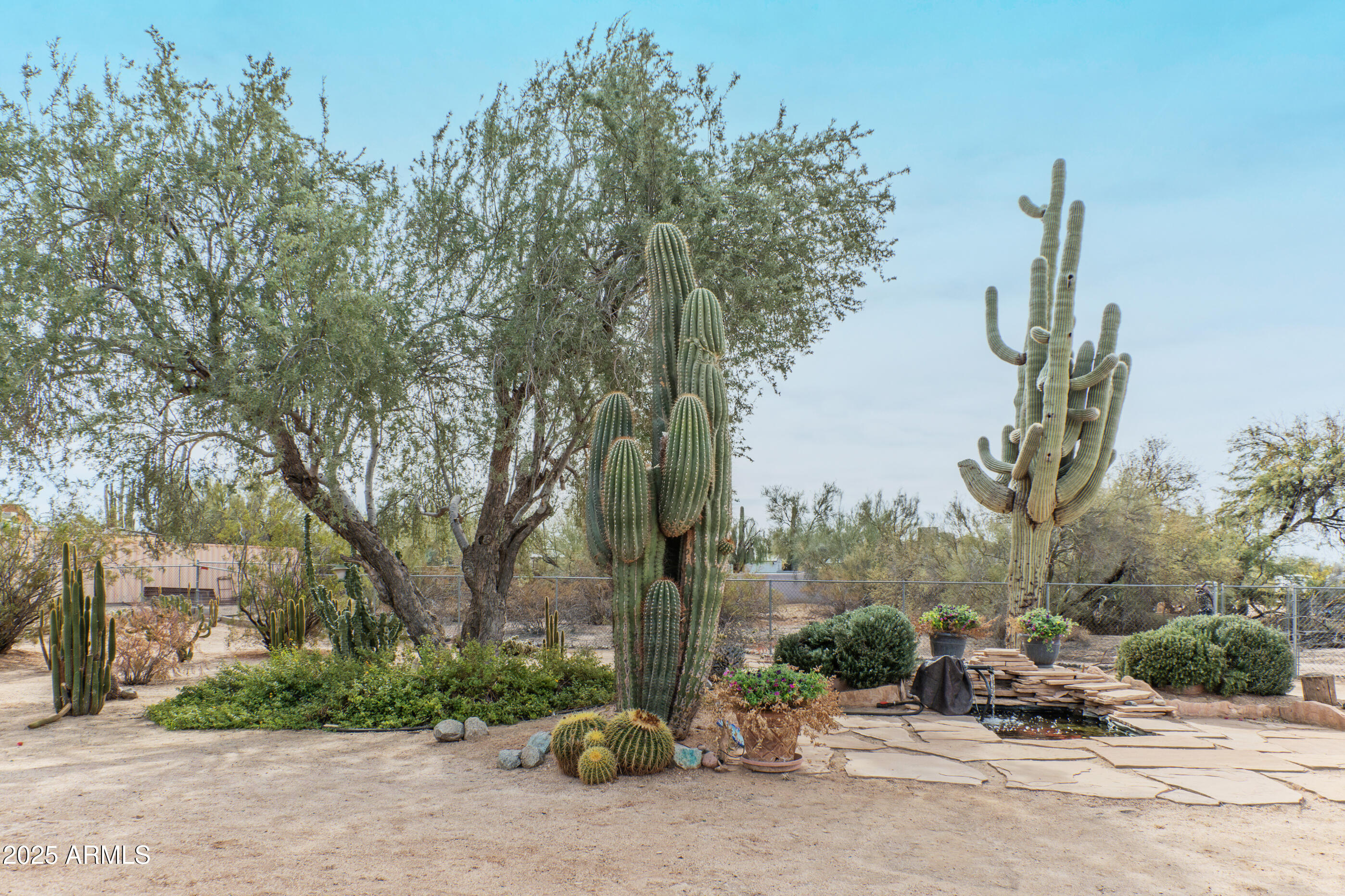 5911 E PEAK VIEW Road