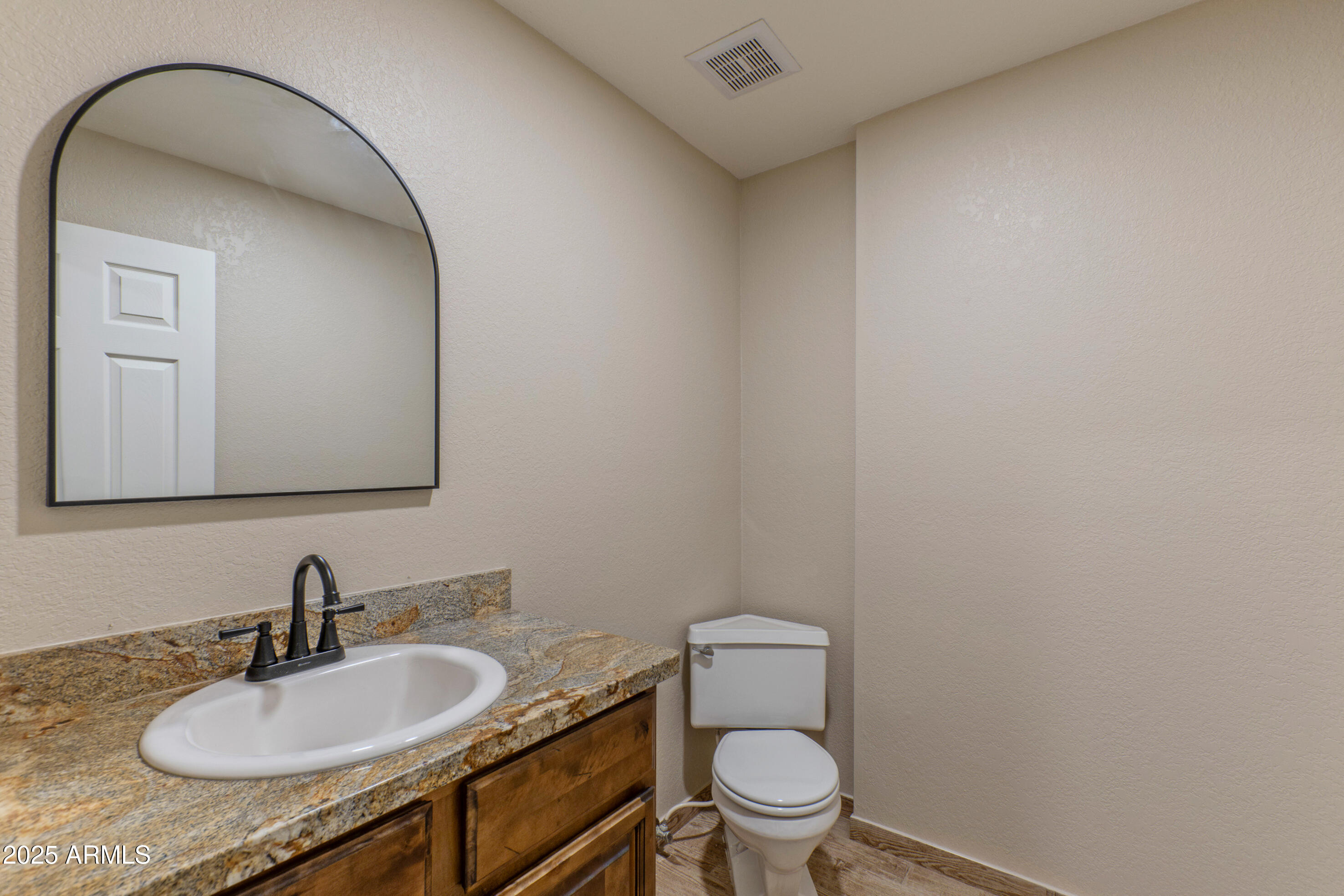 5911 E PEAK VIEW Road