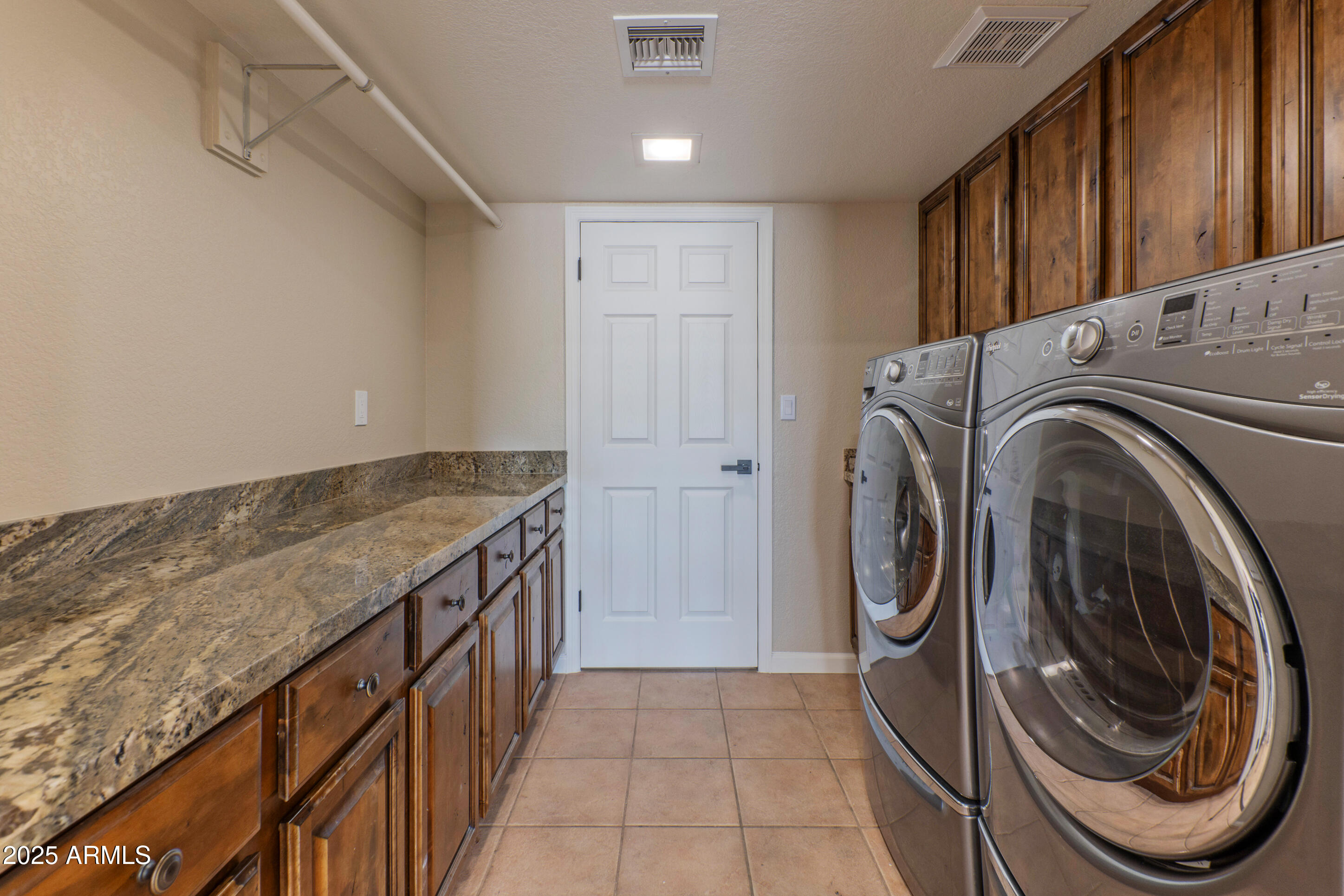 5911 E PEAK VIEW Road