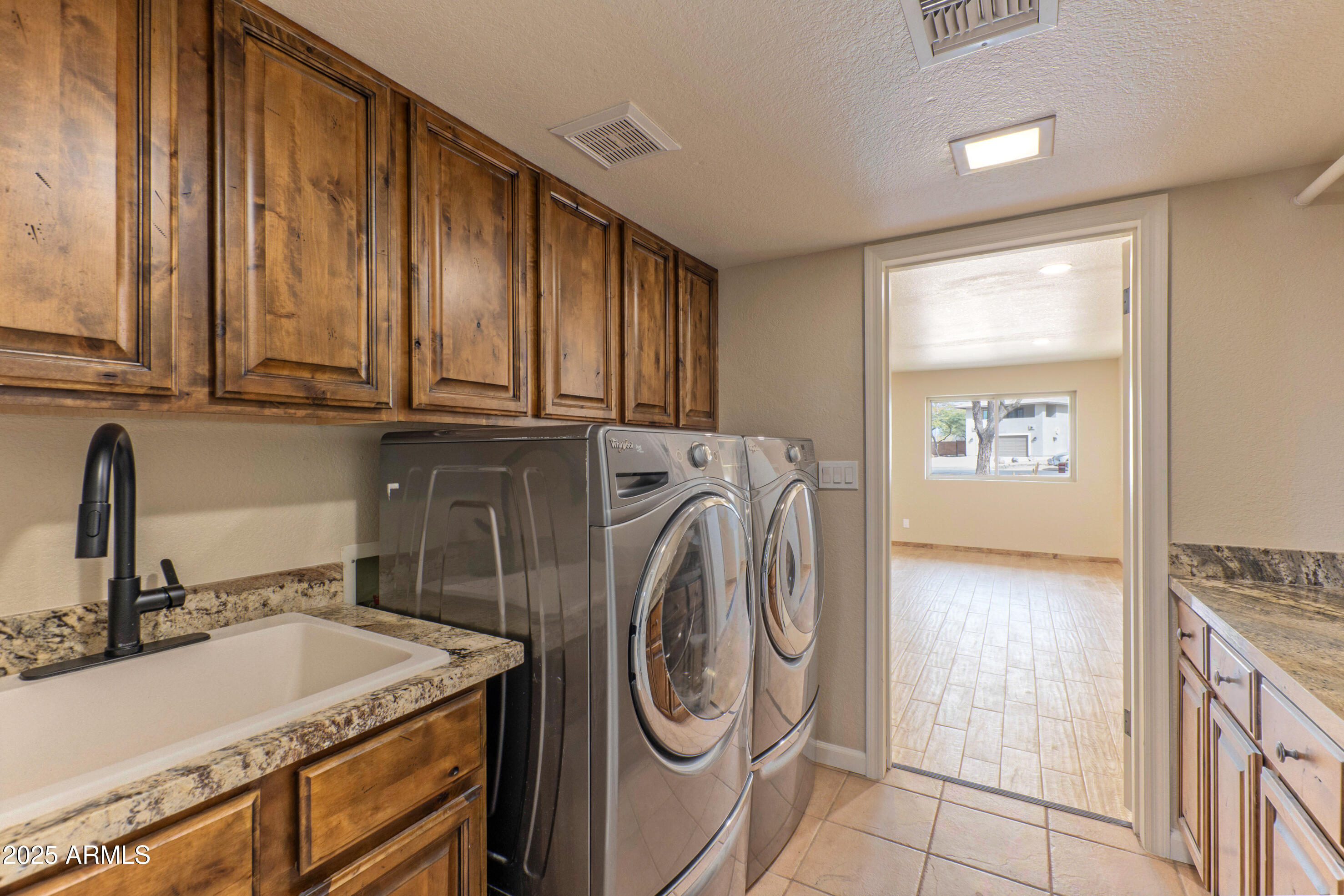 5911 E PEAK VIEW Road