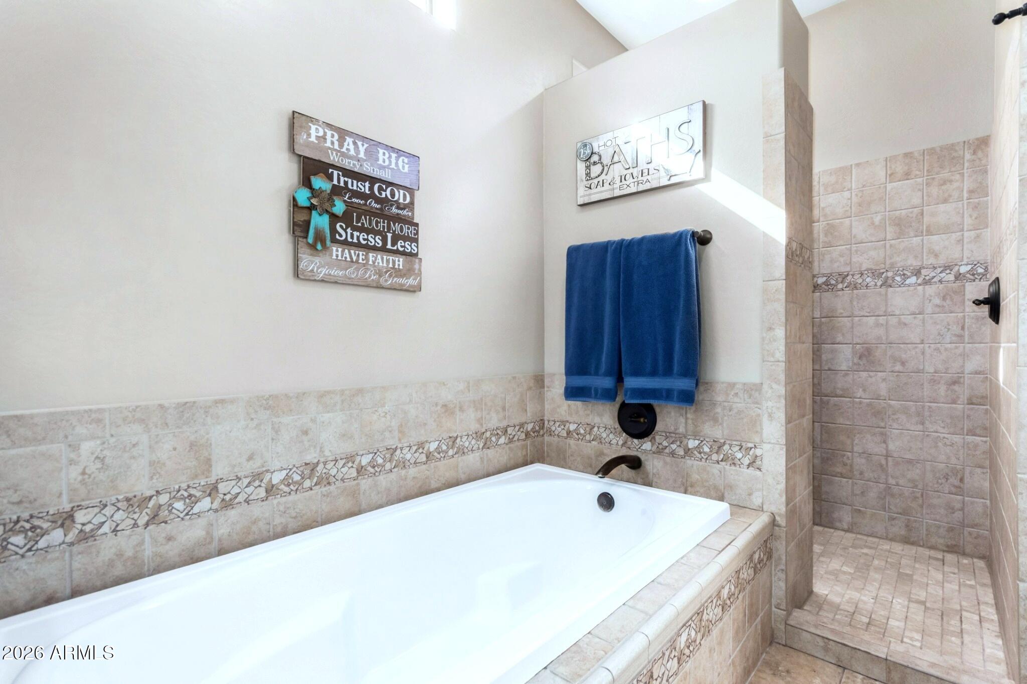 4217 E EDGEMONT Avenue