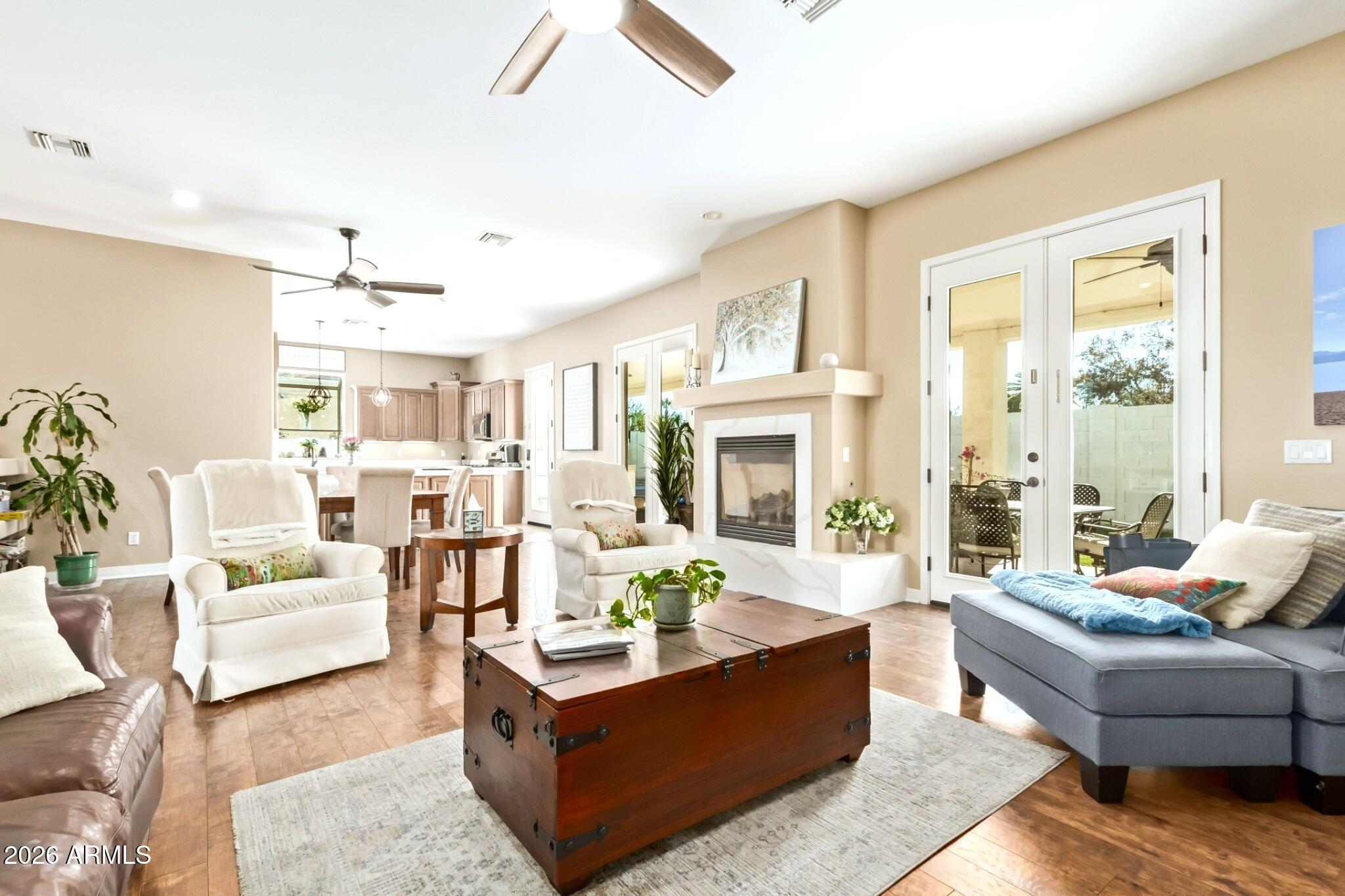 4217 E EDGEMONT Avenue