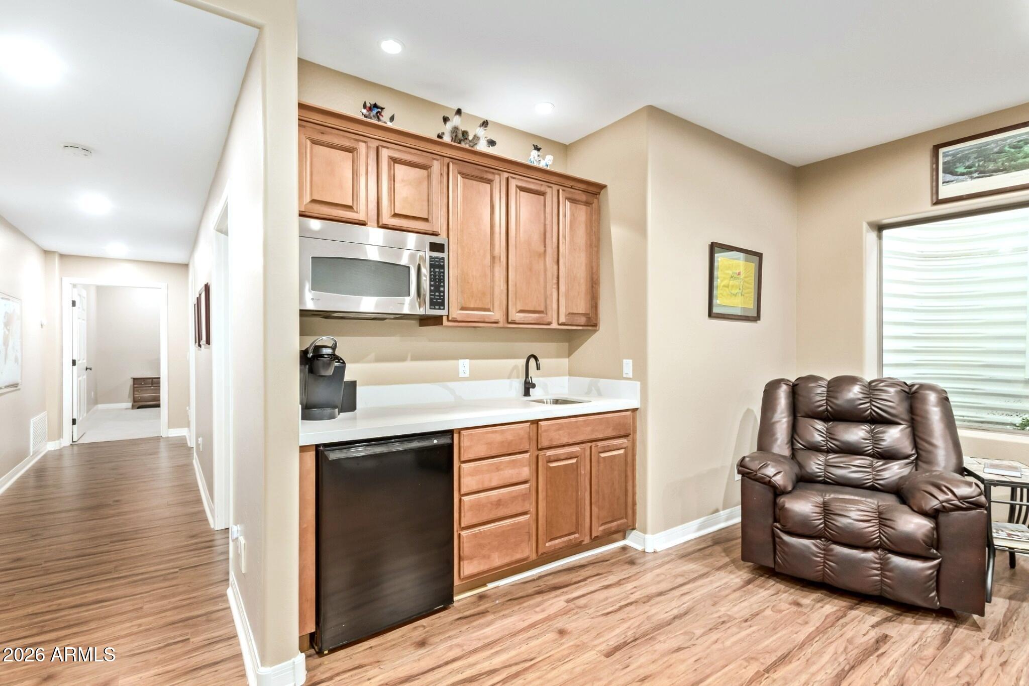 4217 E EDGEMONT Avenue