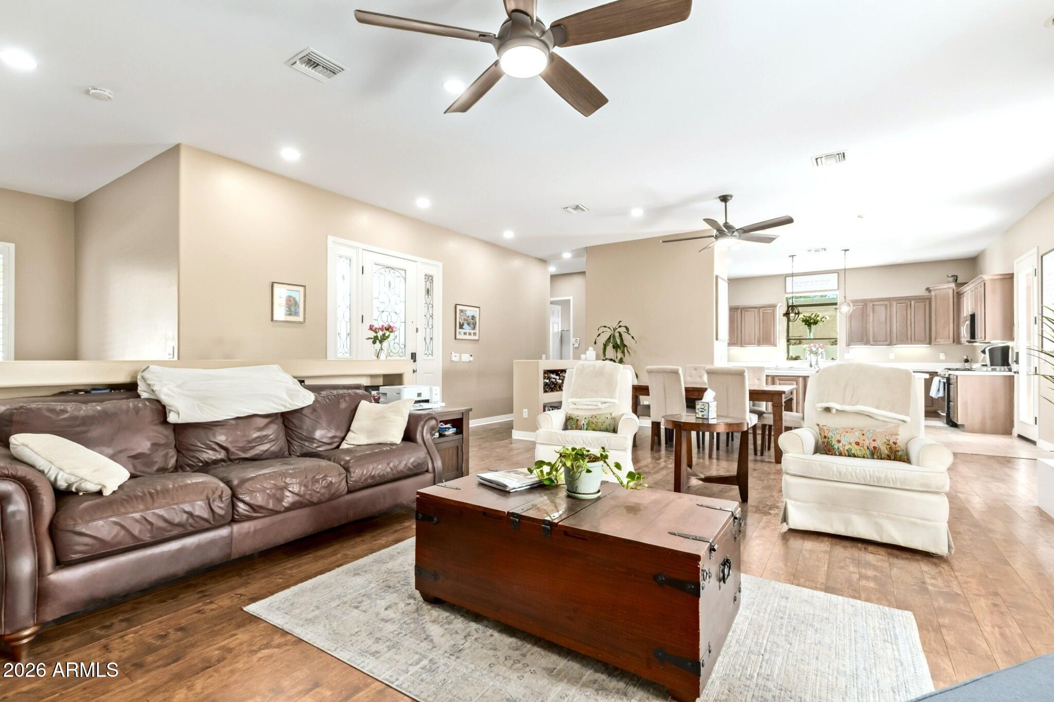 4217 E EDGEMONT Avenue