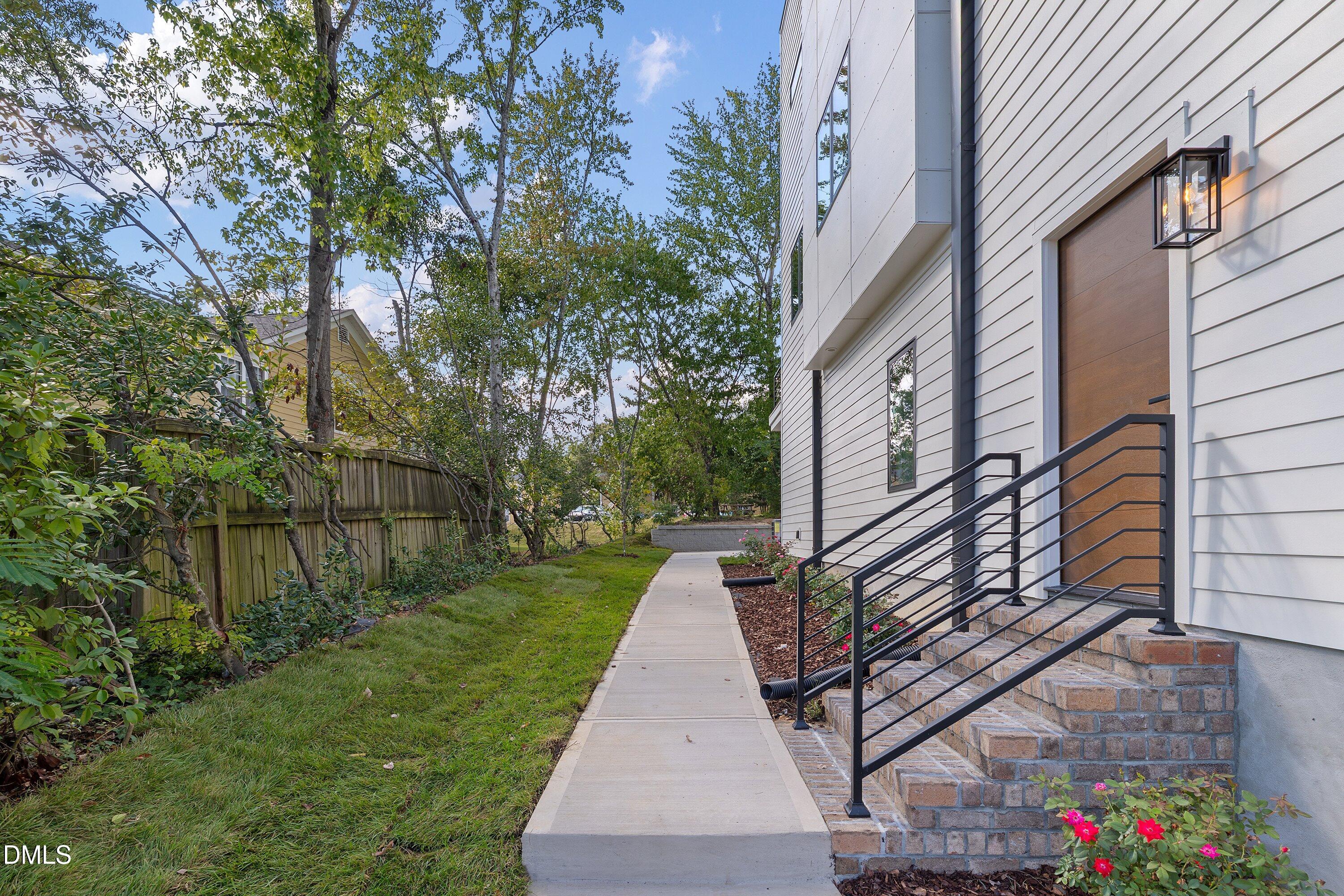 801 N Roxboro Street