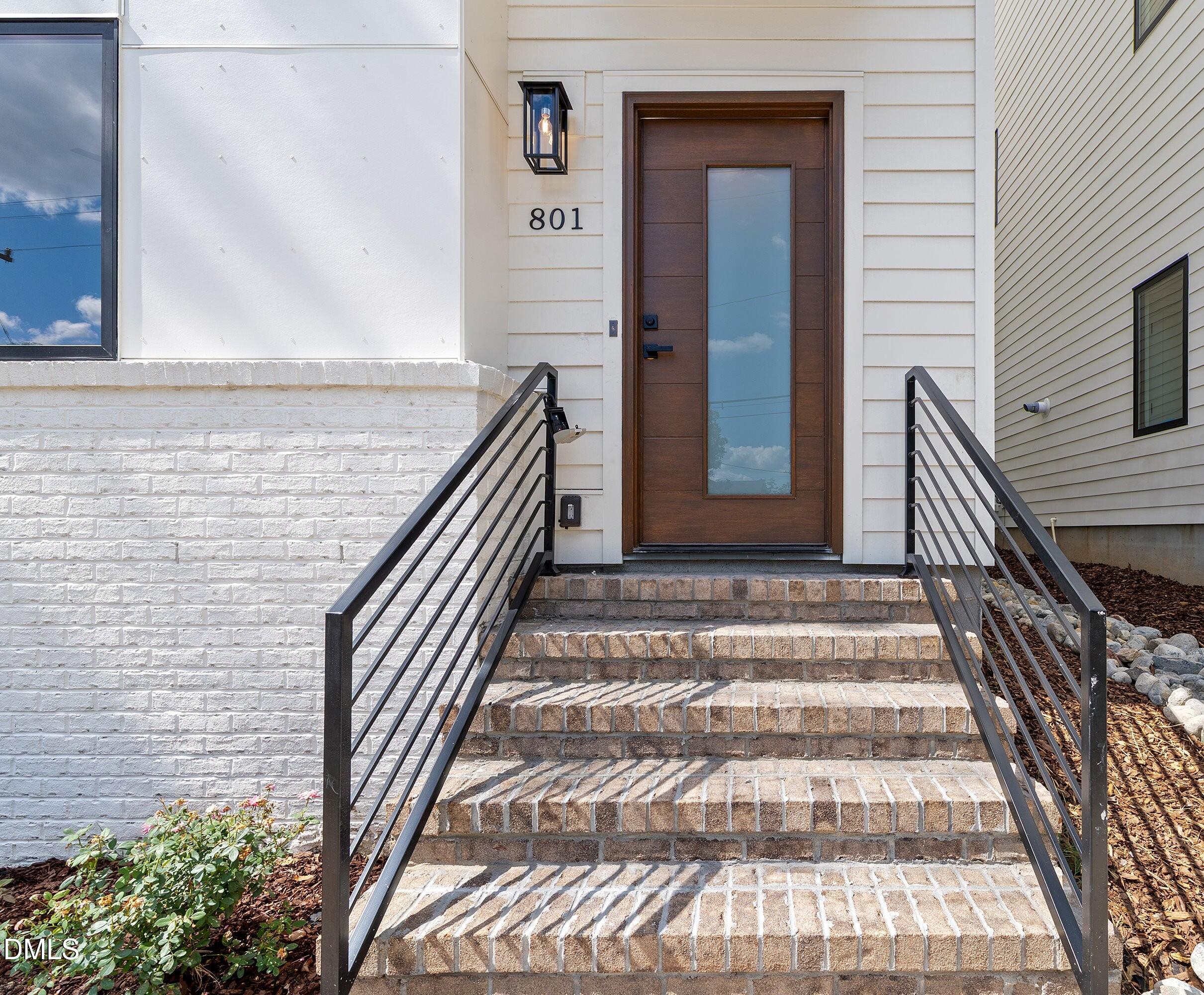 801 N Roxboro Street
