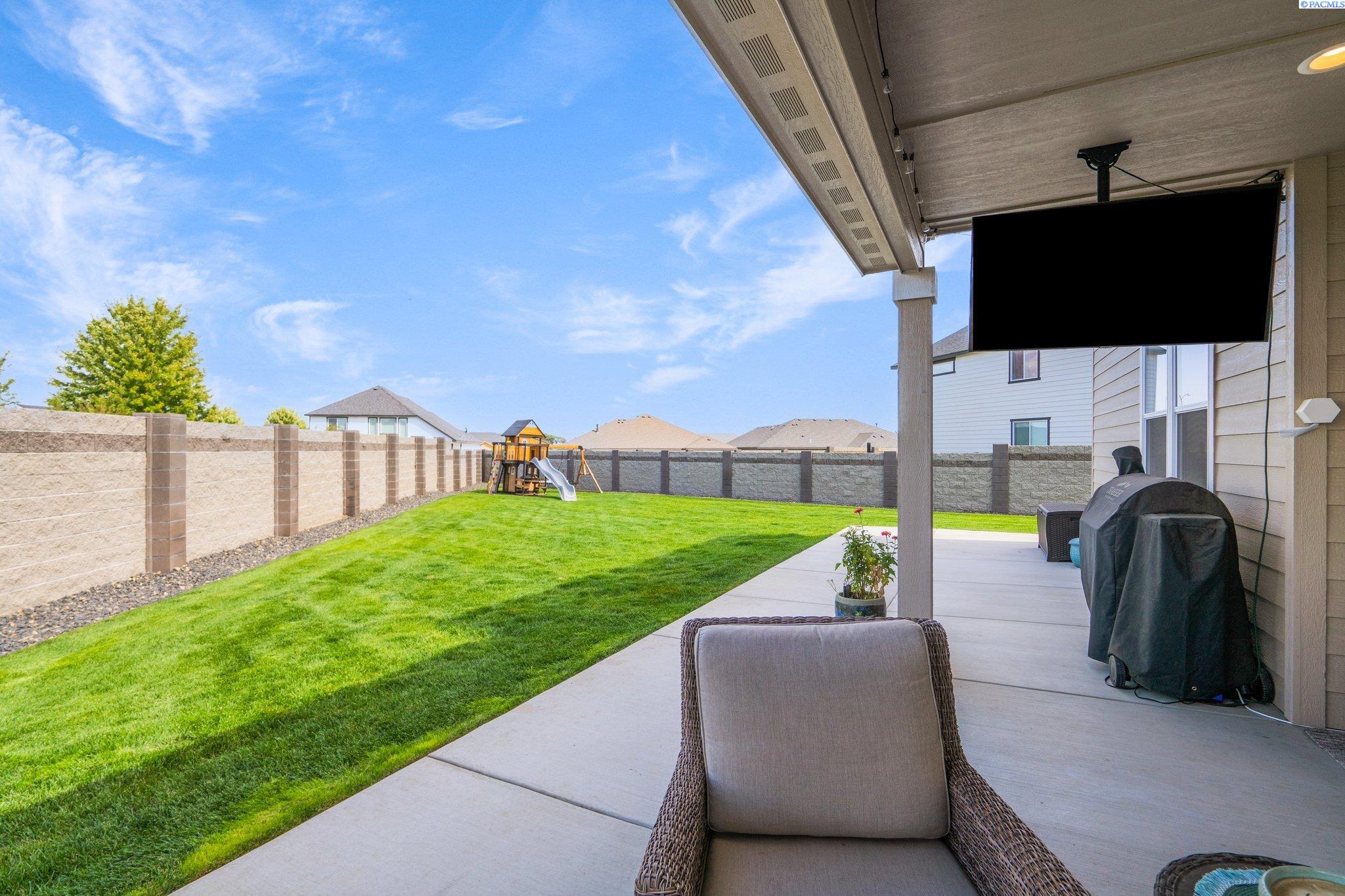 2680 Meridian Ct Unit Impeccably Upgraded & Maintained Inside & Out