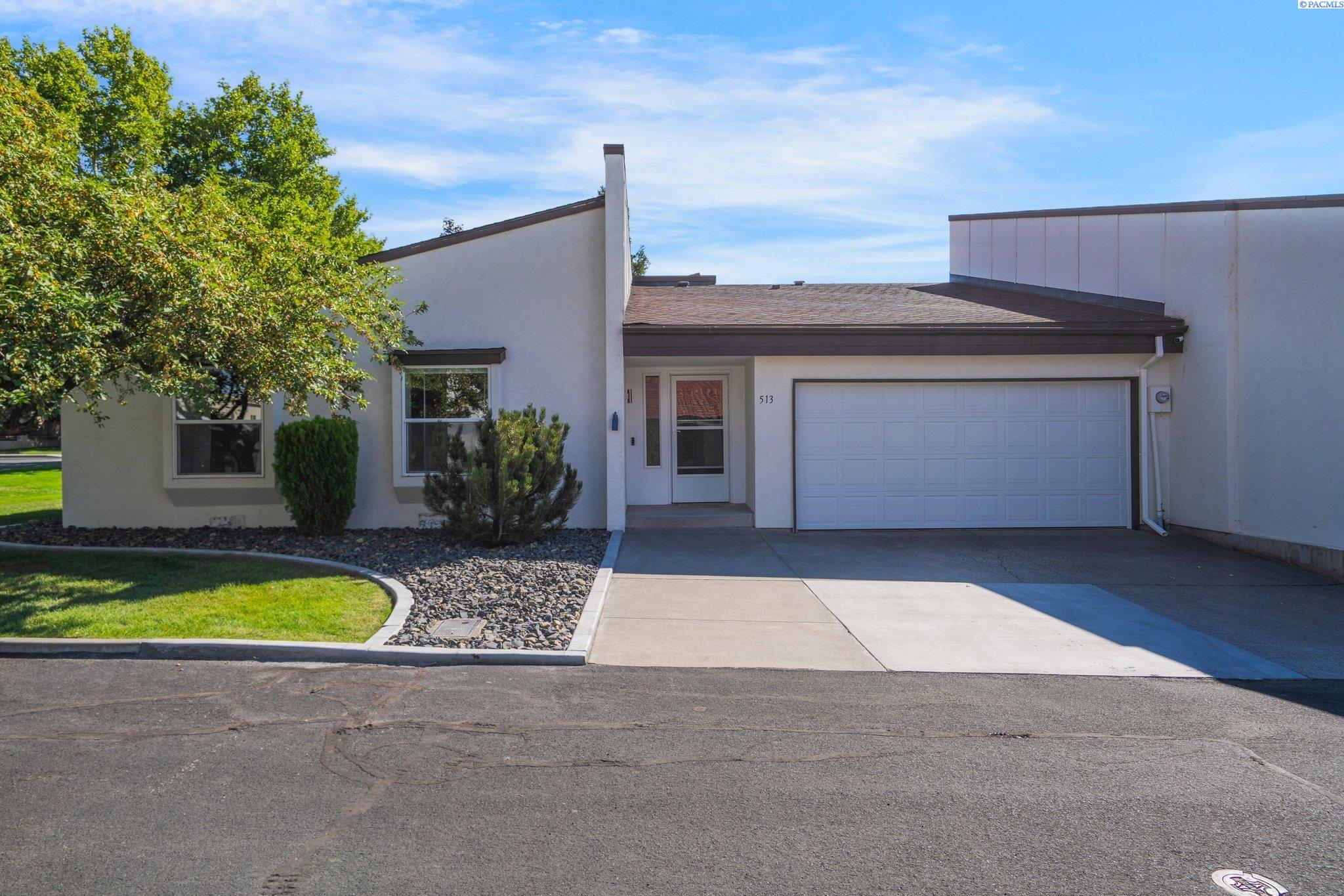 513 Hogan Ct Unit Meadow Springs Must See!