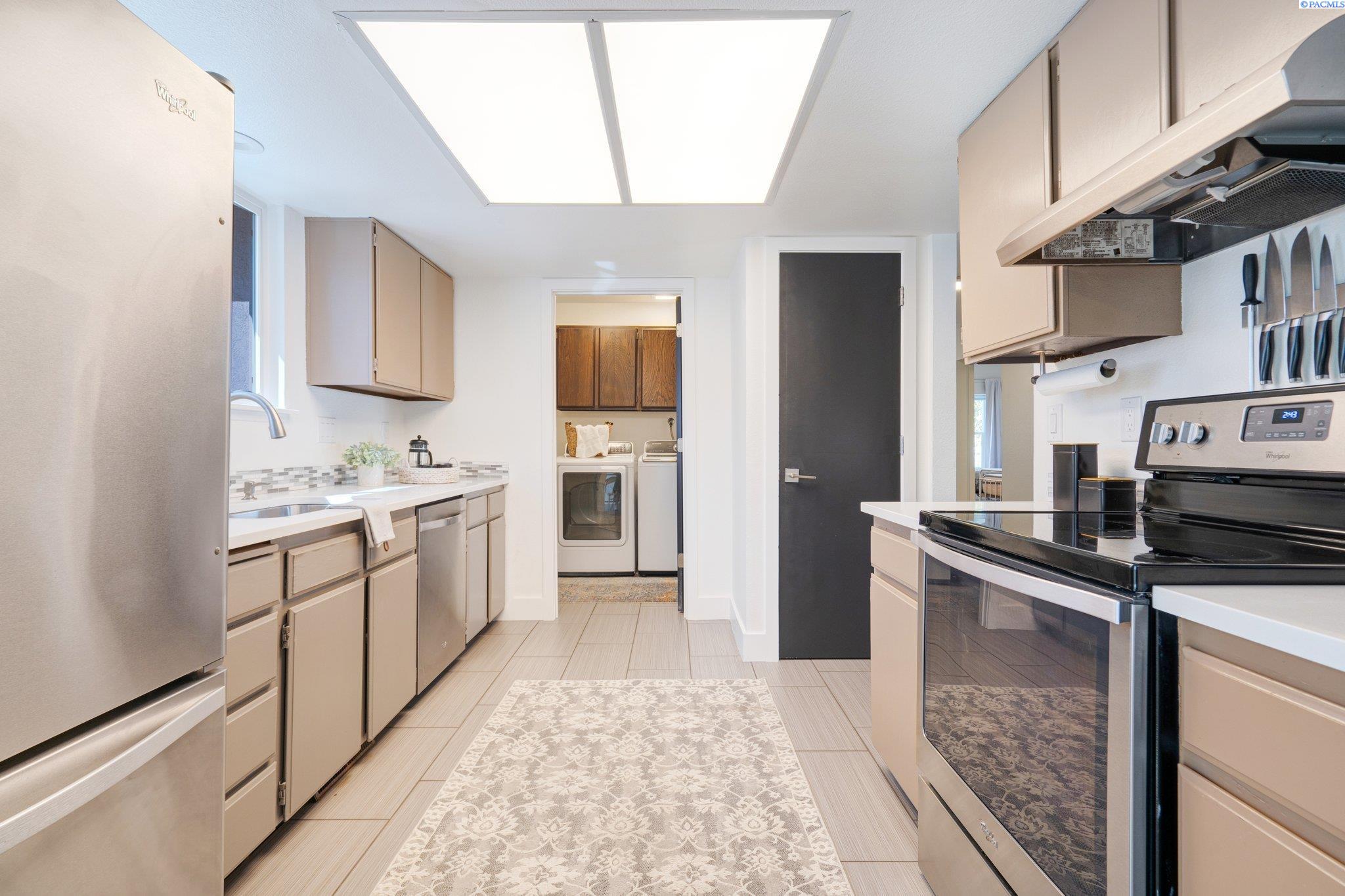 513 Hogan Ct Unit Meadow Springs Must See!
