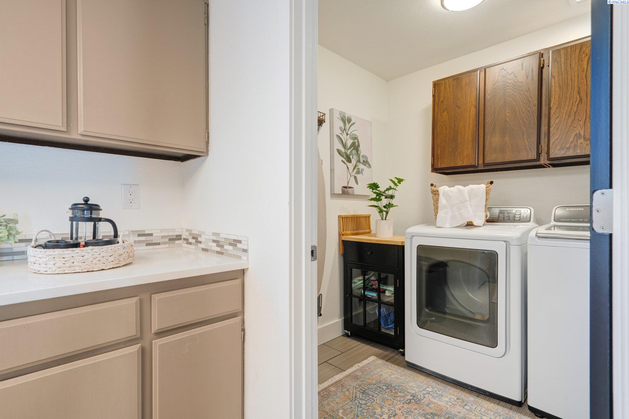 513 Hogan Ct Unit Meadow Springs Must See!