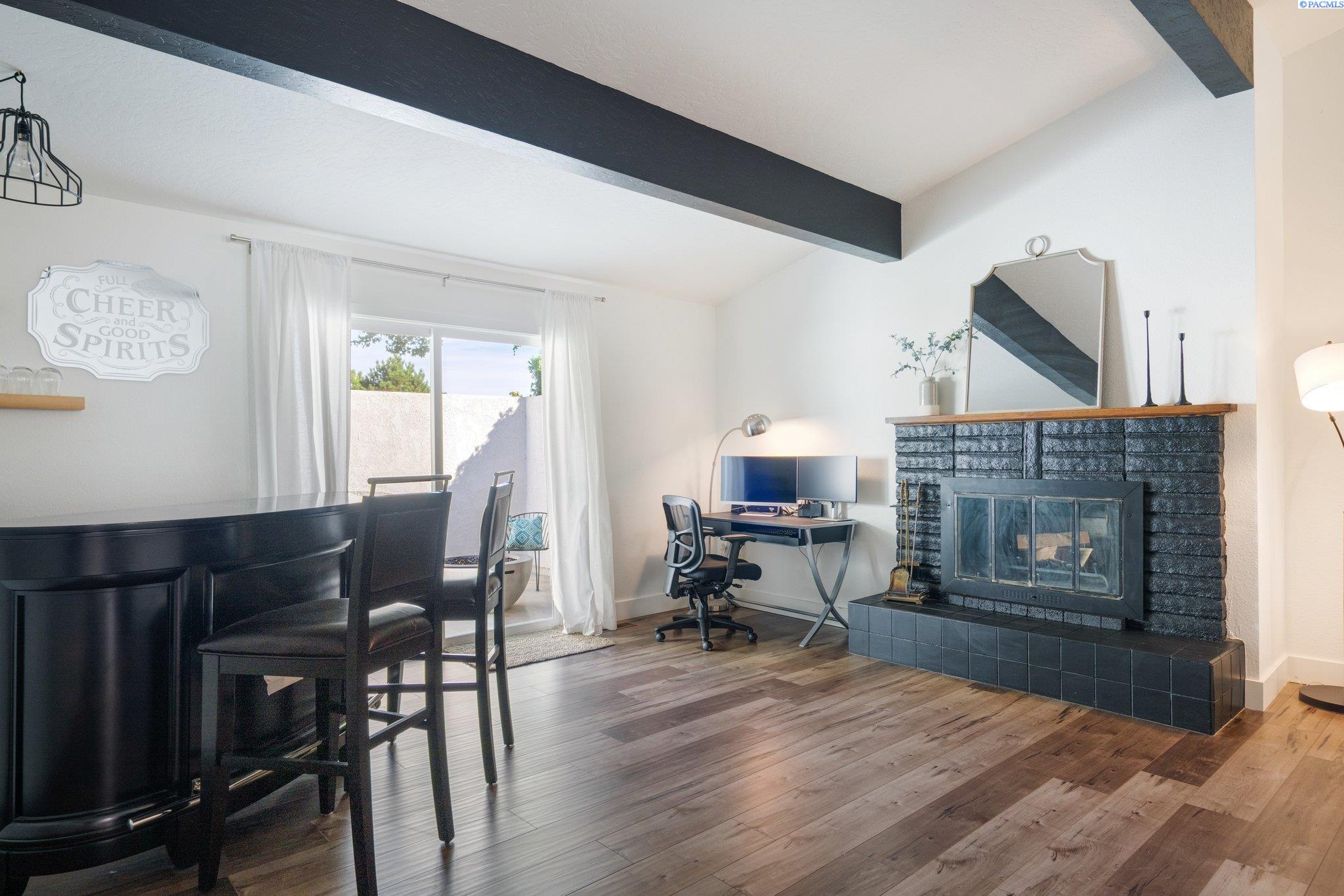 513 Hogan Ct Unit Meadow Springs Must See!
