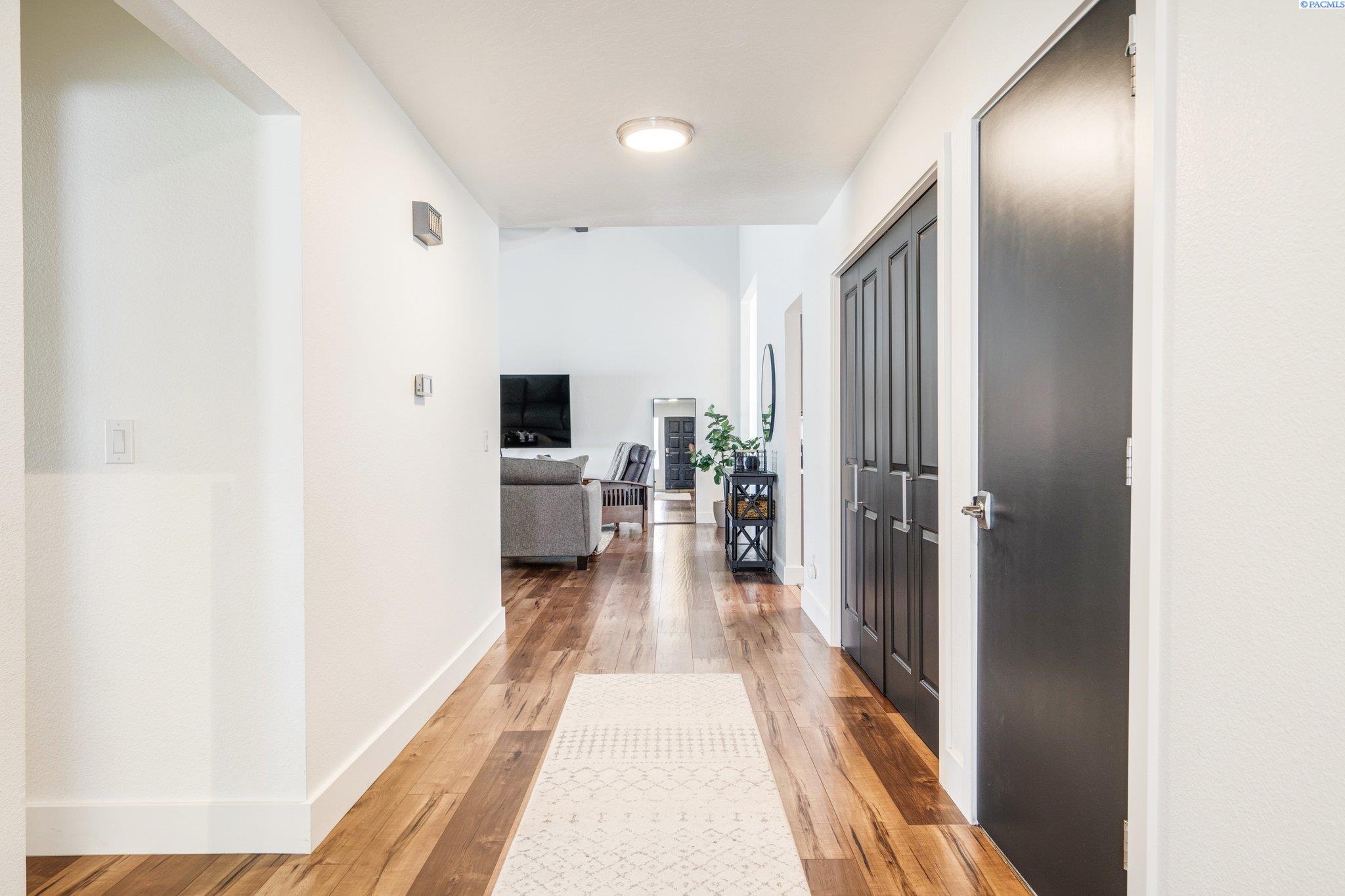 513 Hogan Ct Unit Meadow Springs Must See!