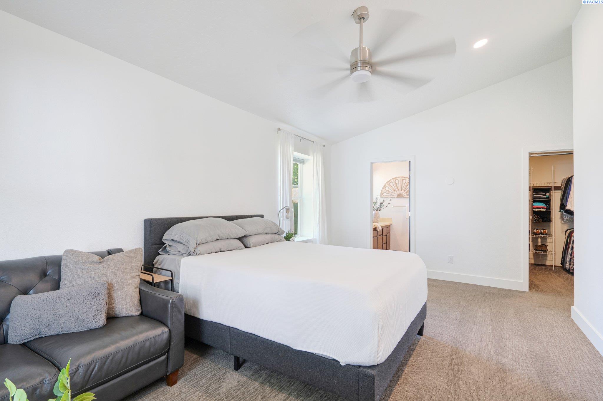 513 Hogan Ct Unit Meadow Springs Must See!
