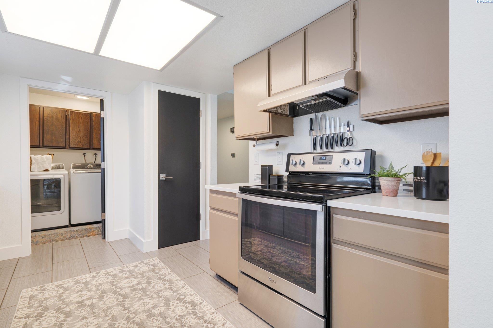 513 Hogan Ct Unit Meadow Springs Must See!