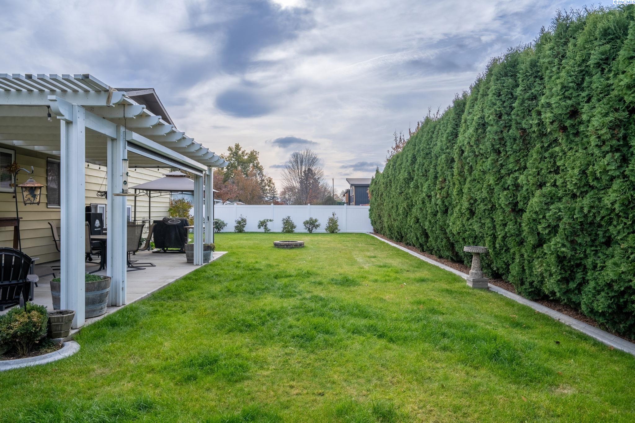 821 N 43rd Way Unit Lovely Pasco Location!