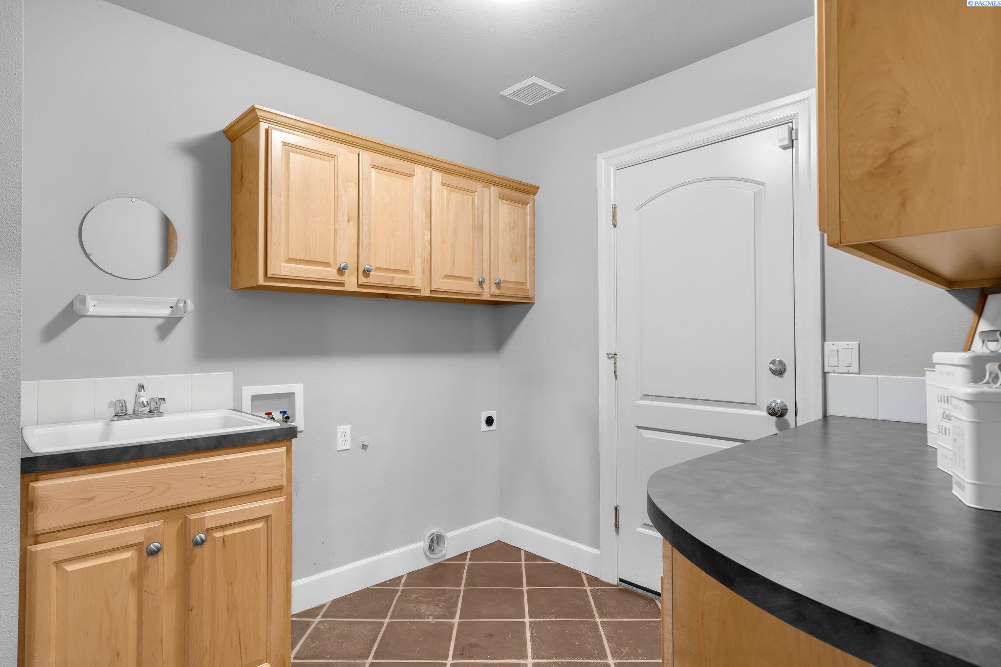 3 Lavender Ct