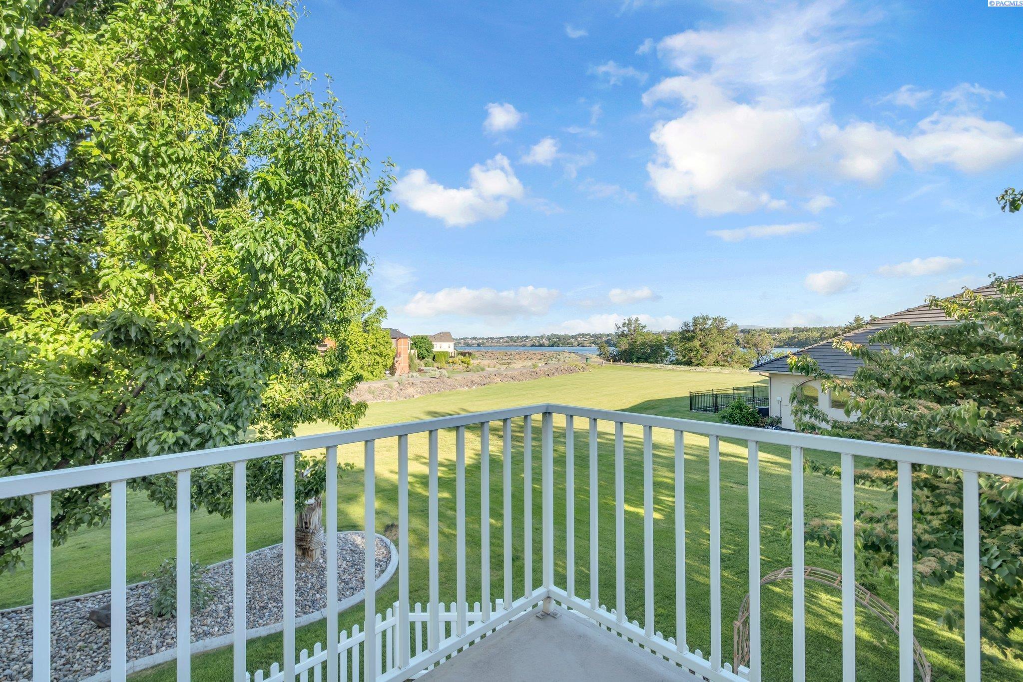 3 Lavender Ct