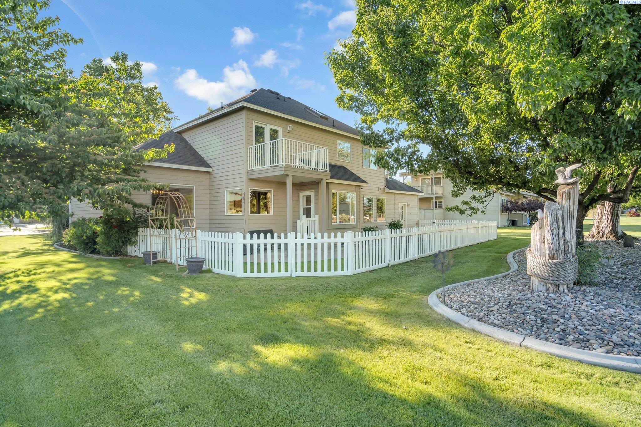 3 Lavender Ct