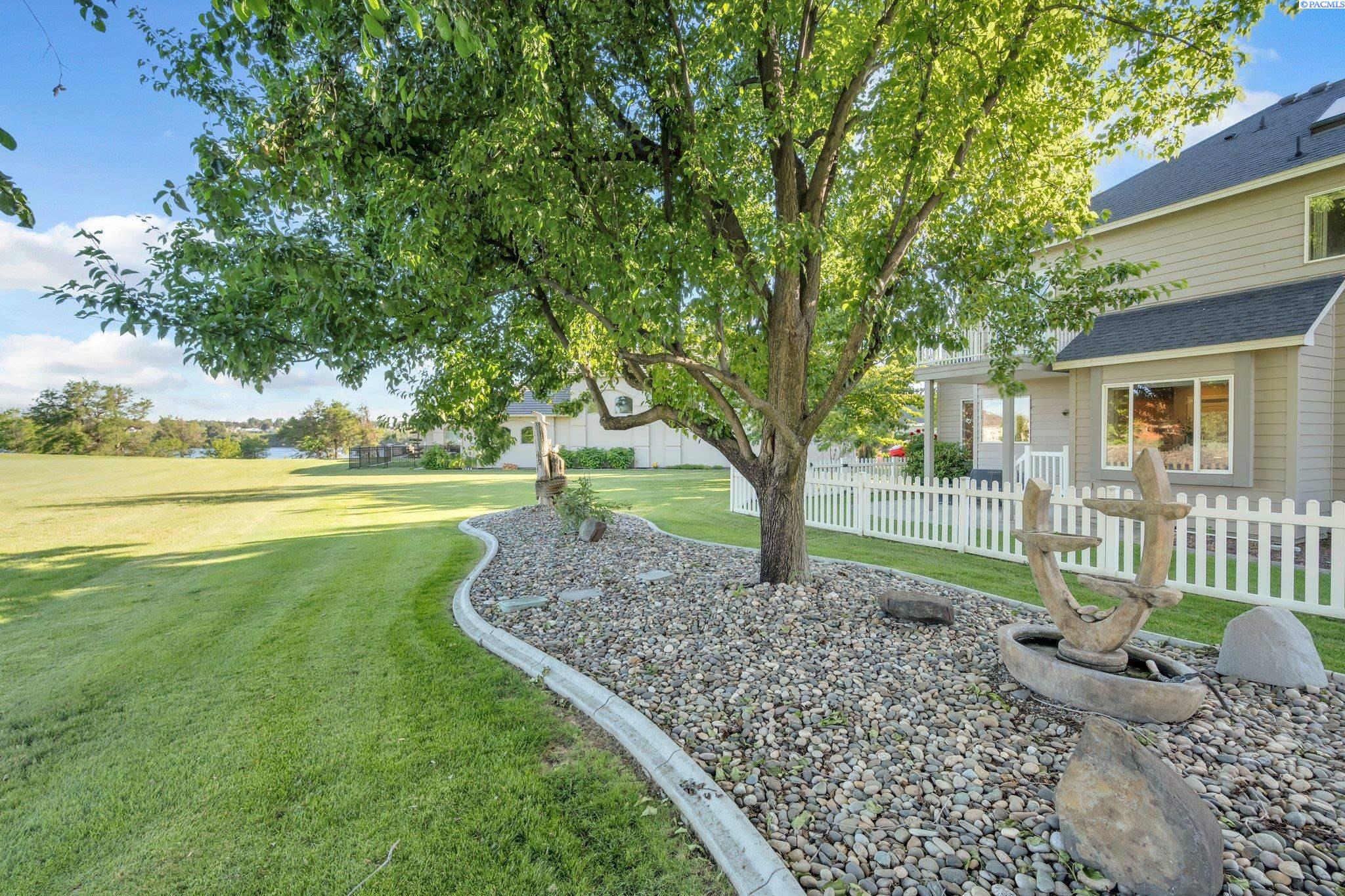 3 Lavender Ct