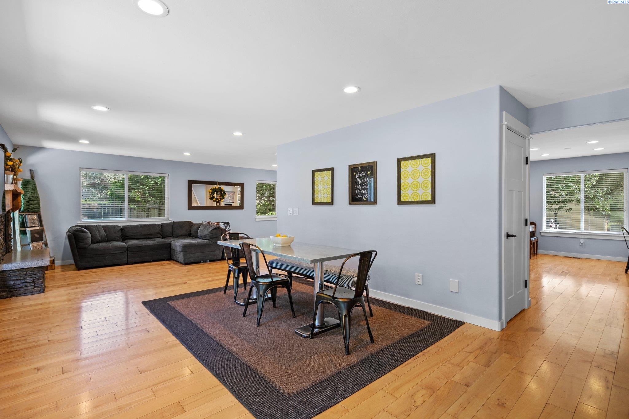 4500 Mallet St
