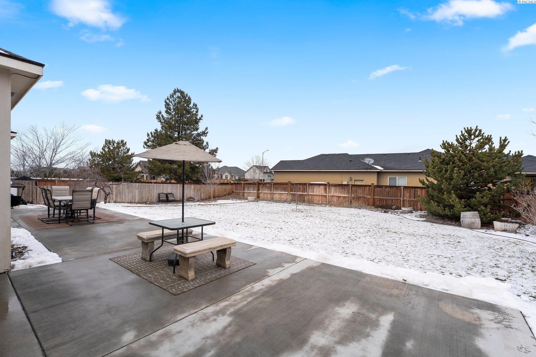 400 Pinnacle Drive