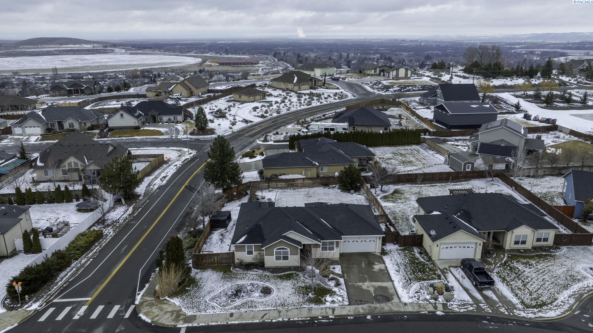 400 Pinnacle Drive