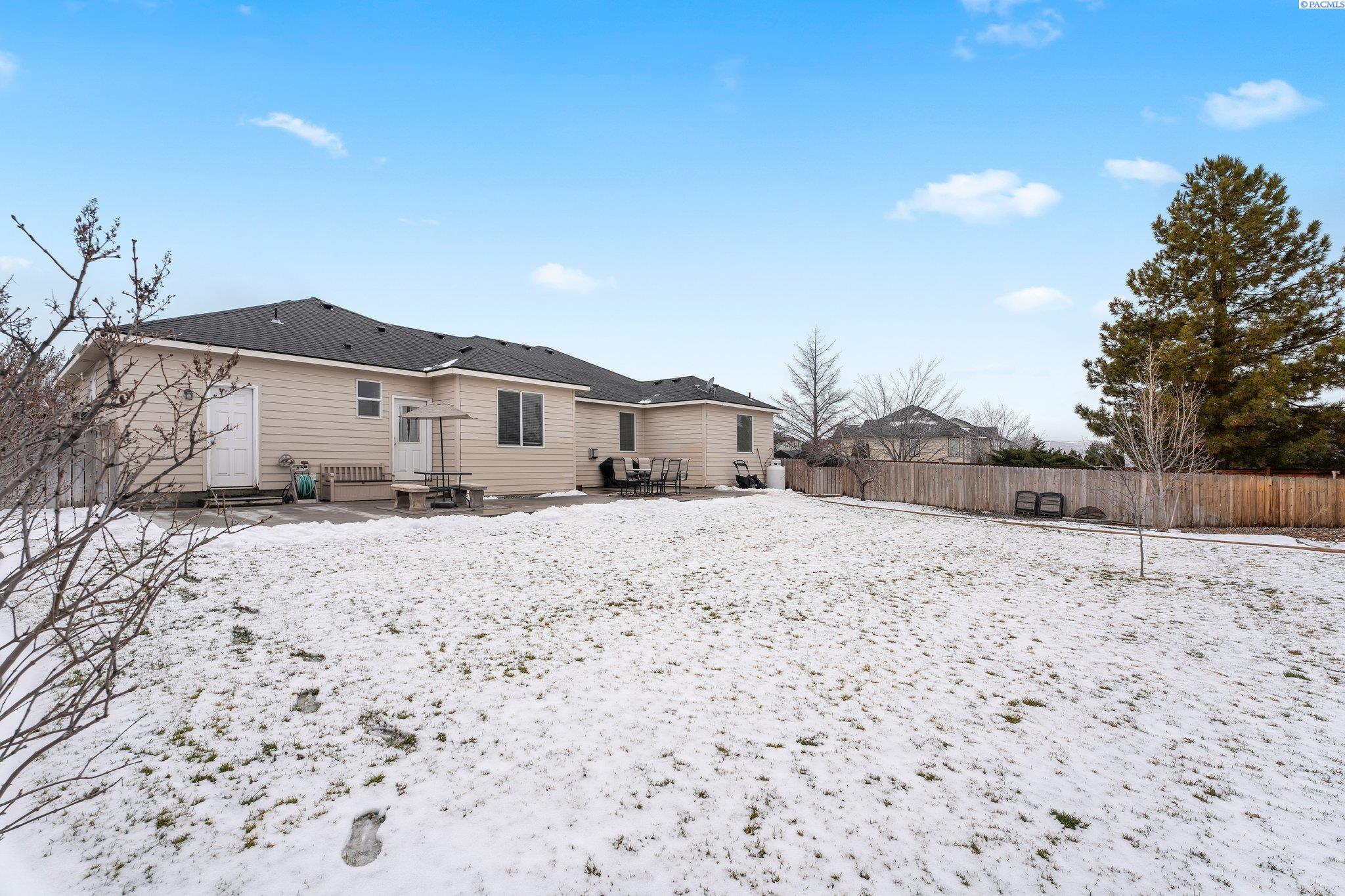 400 Pinnacle Drive