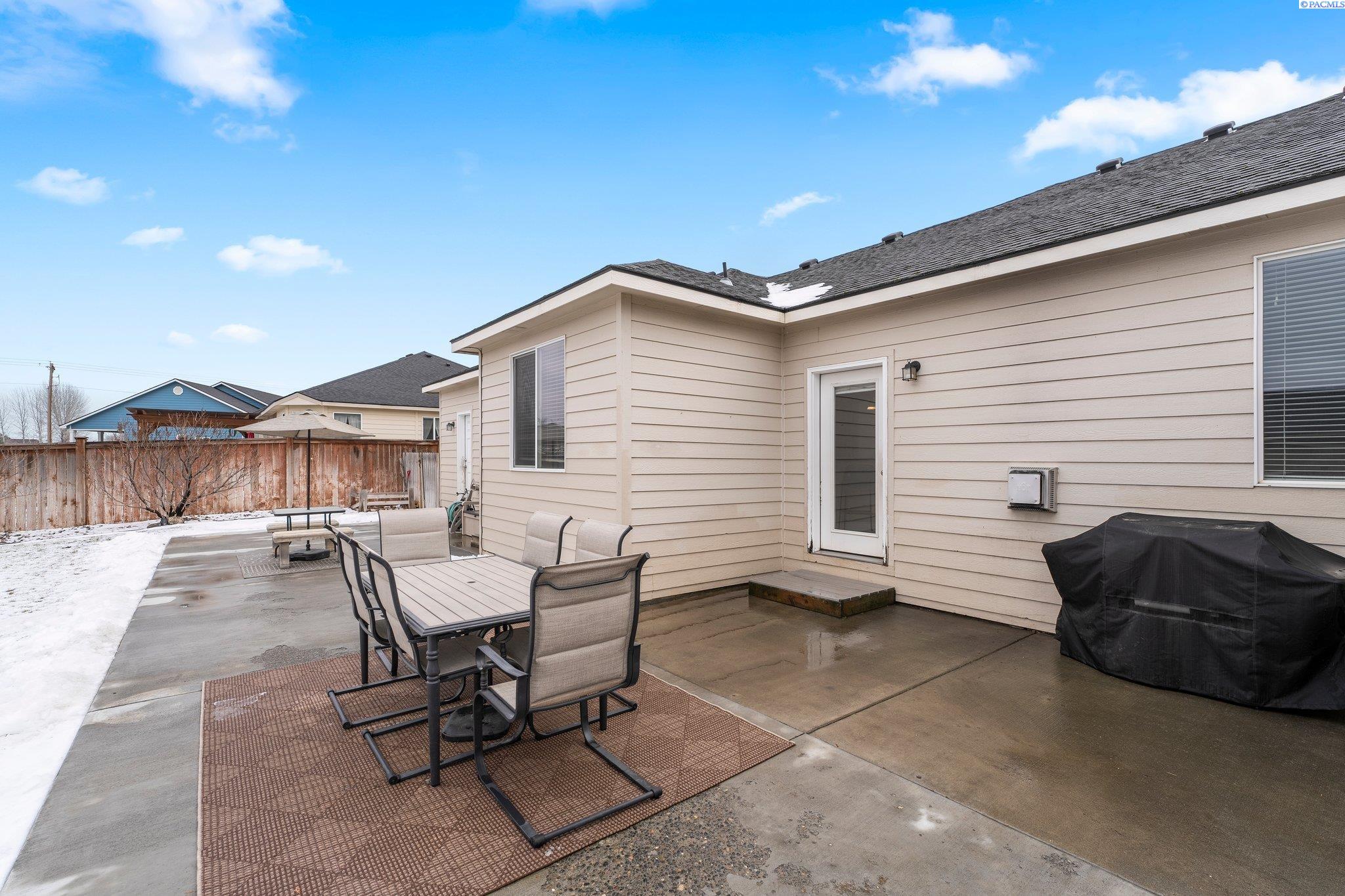 400 Pinnacle Drive