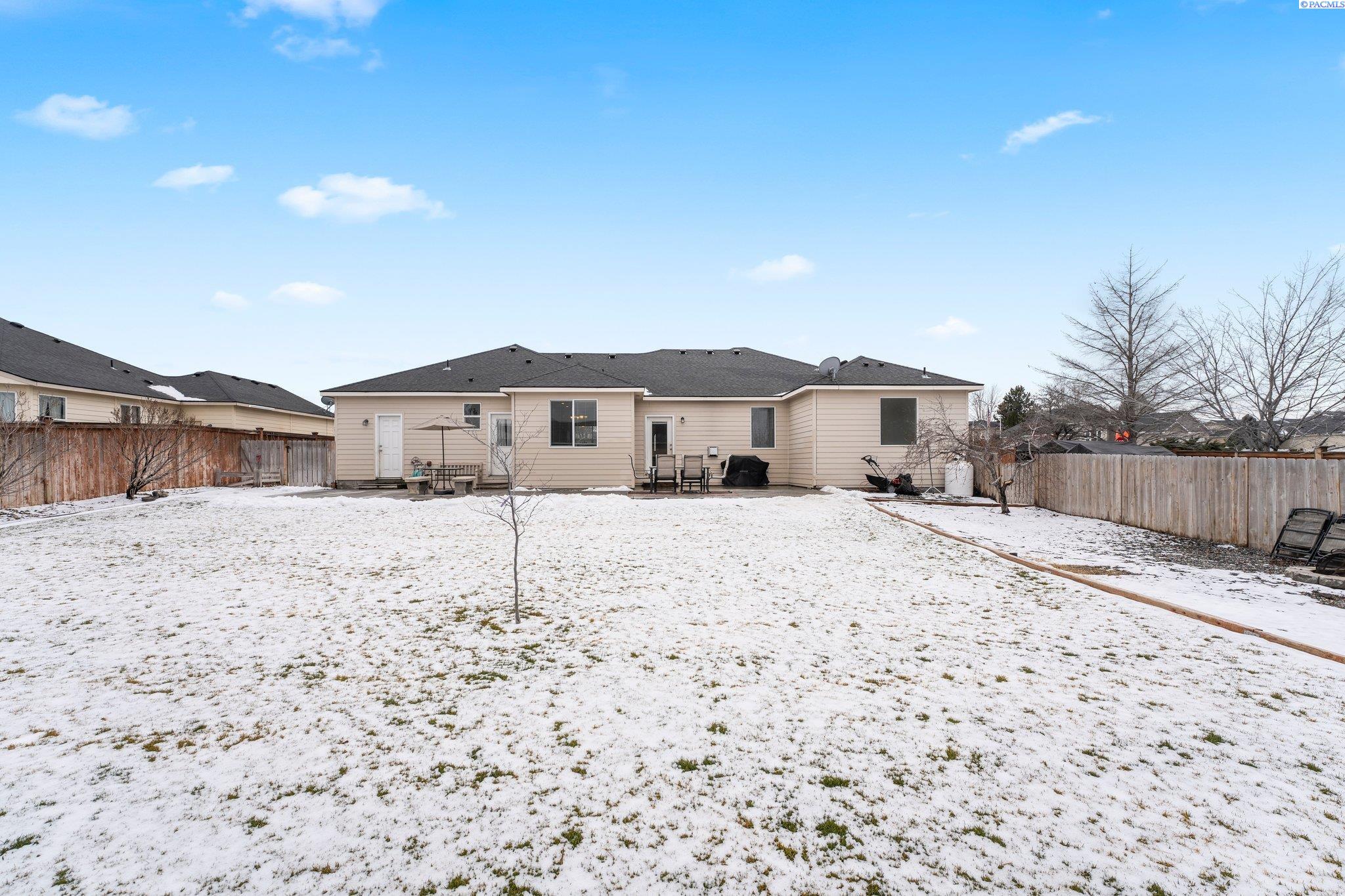 400 Pinnacle Drive