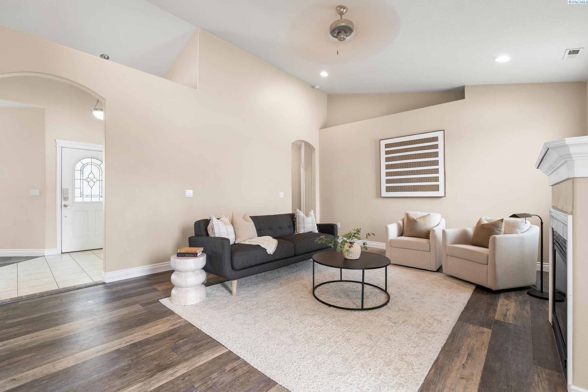 400 Pinnacle Drive