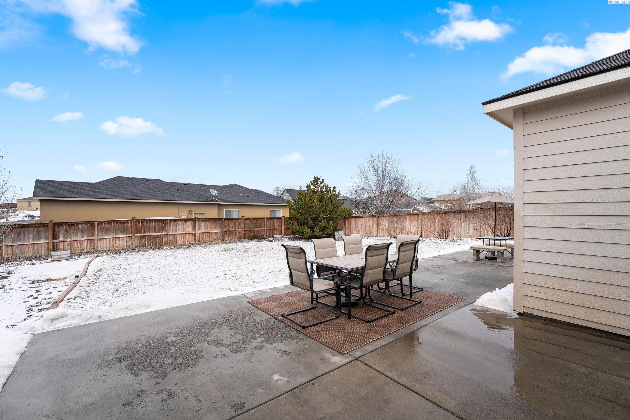 400 Pinnacle Drive