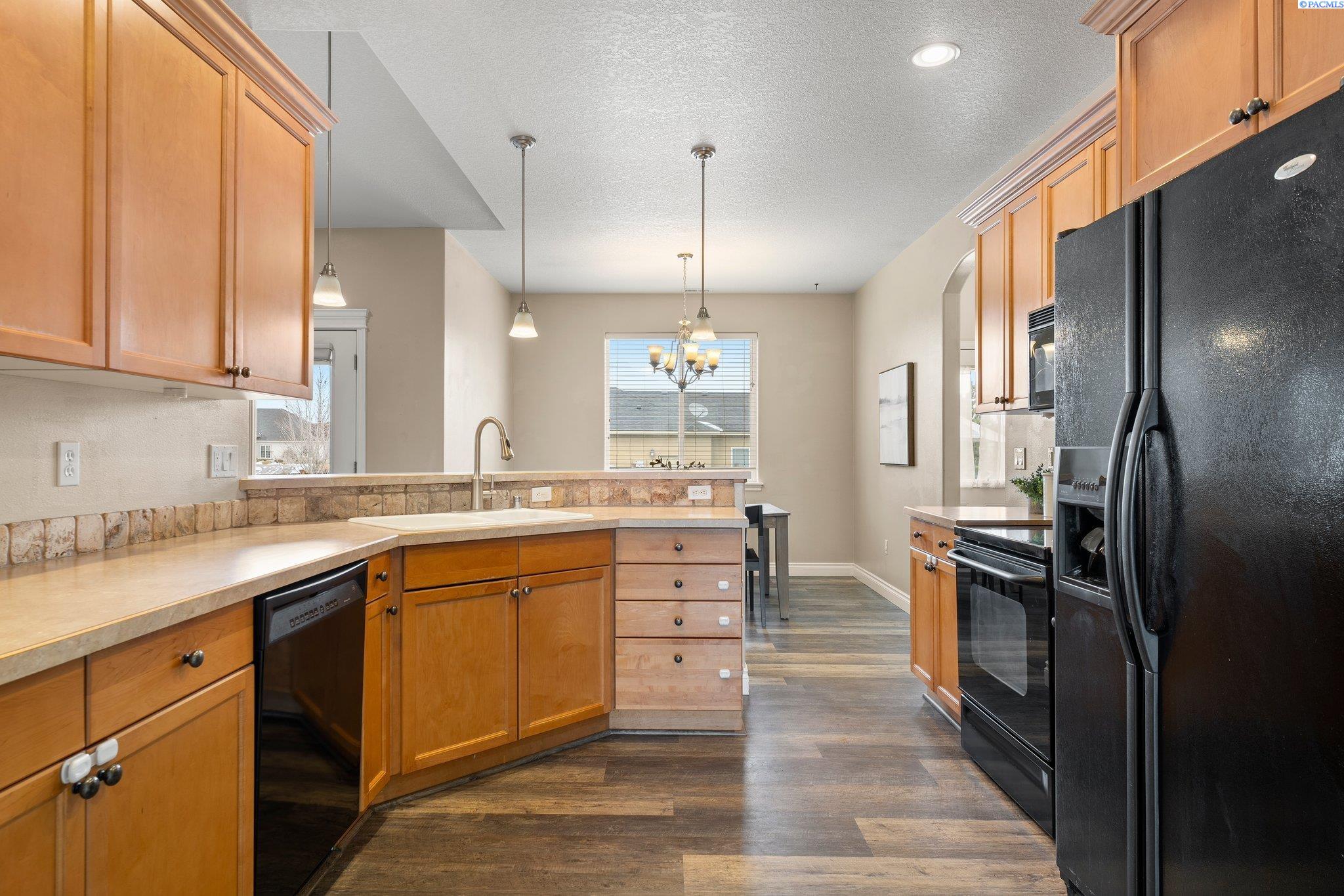 400 Pinnacle Drive