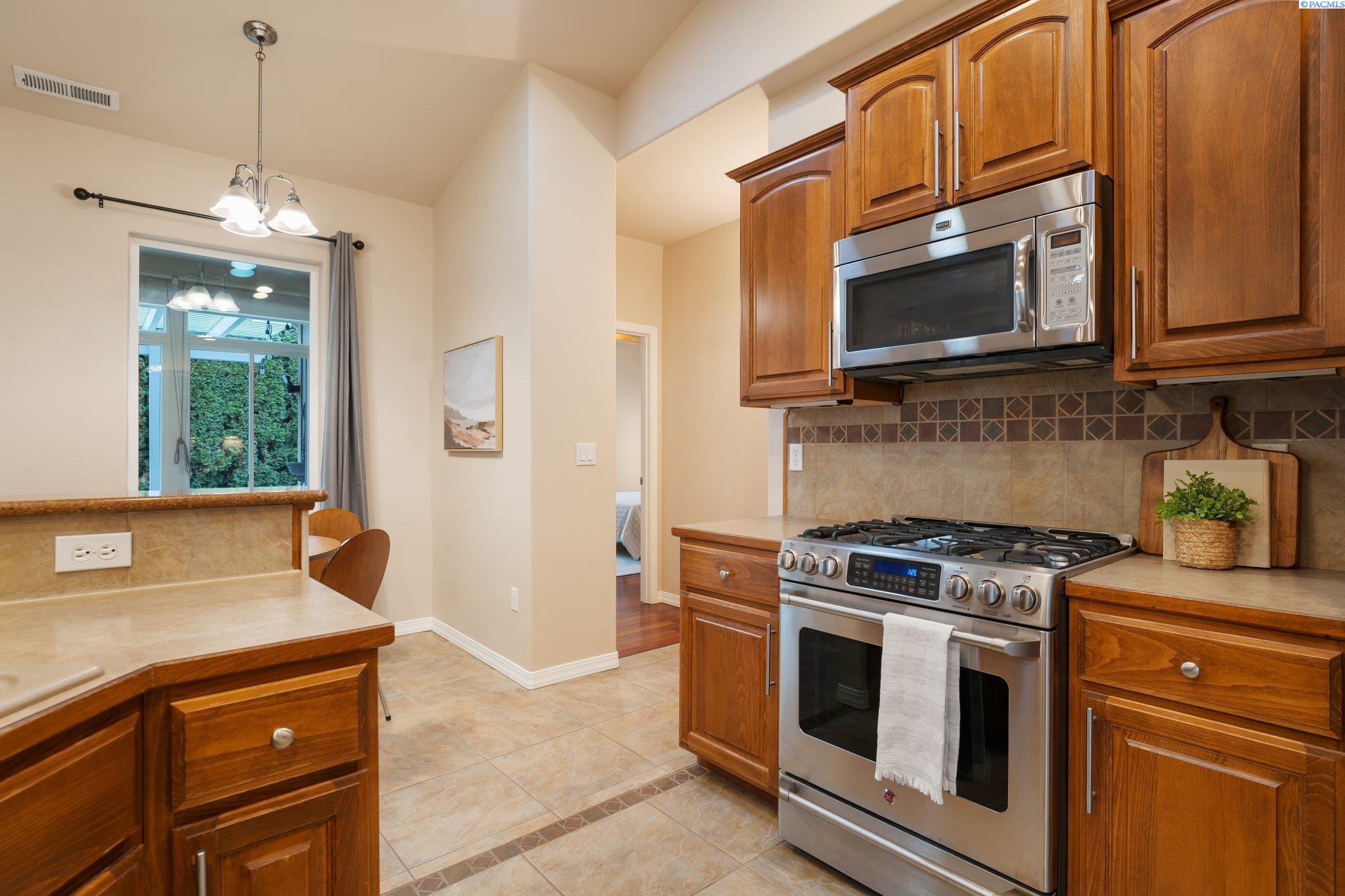 8411 W Bruneau Pl
