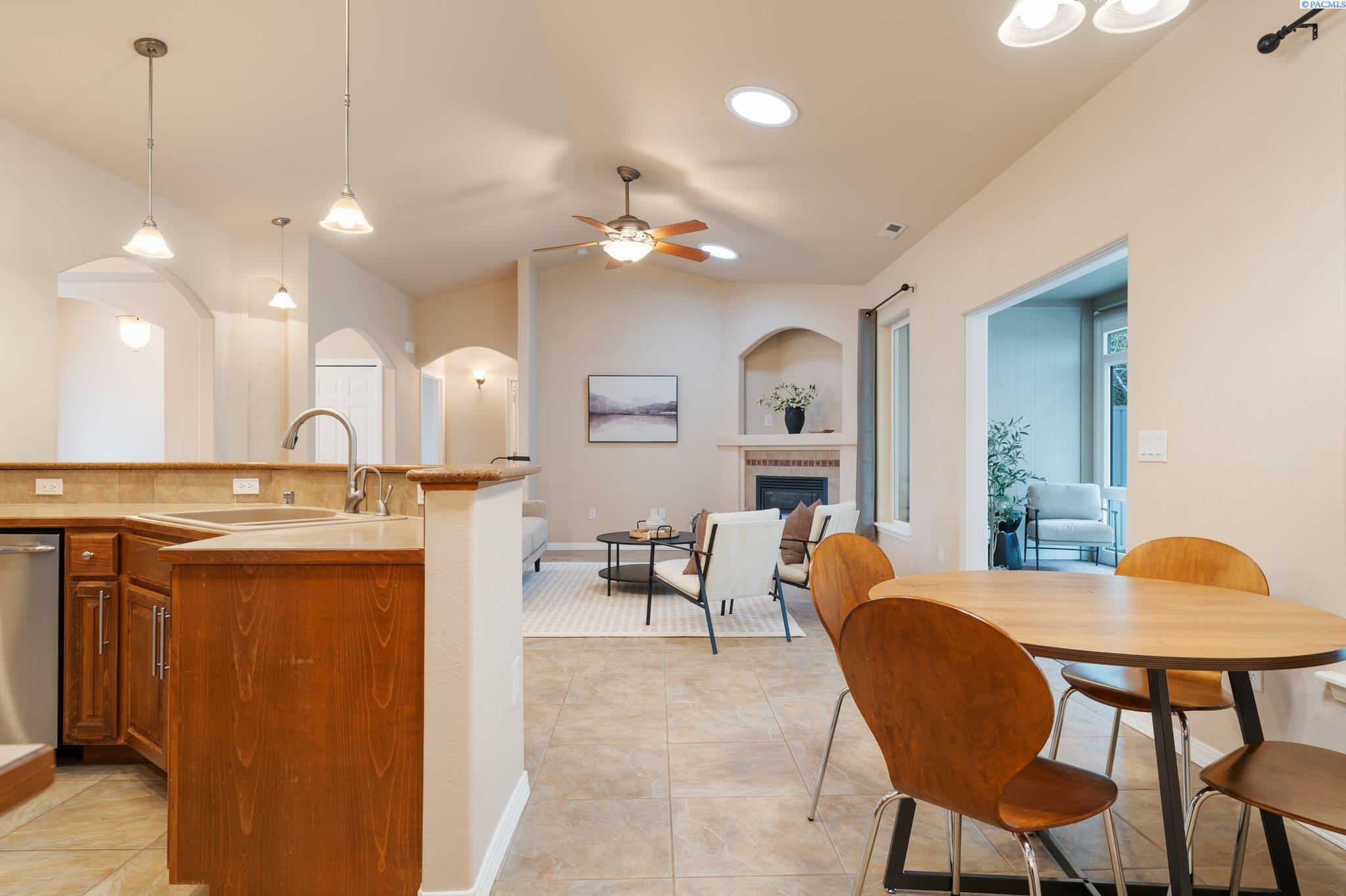 8411 W Bruneau Pl
